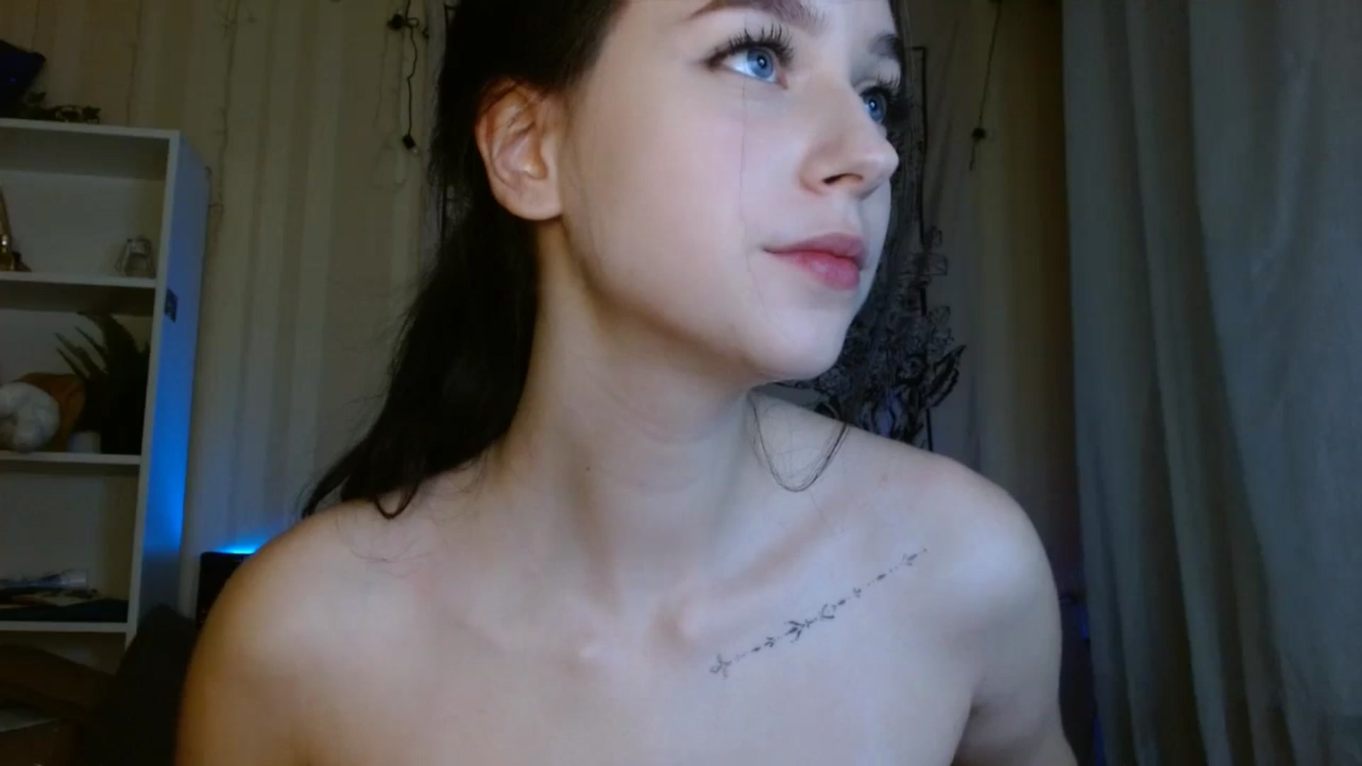 Gallery image thumbnail from ElsieF_'s myfreecams stream on, 12/09/2023, 19:07 image 5 of 20