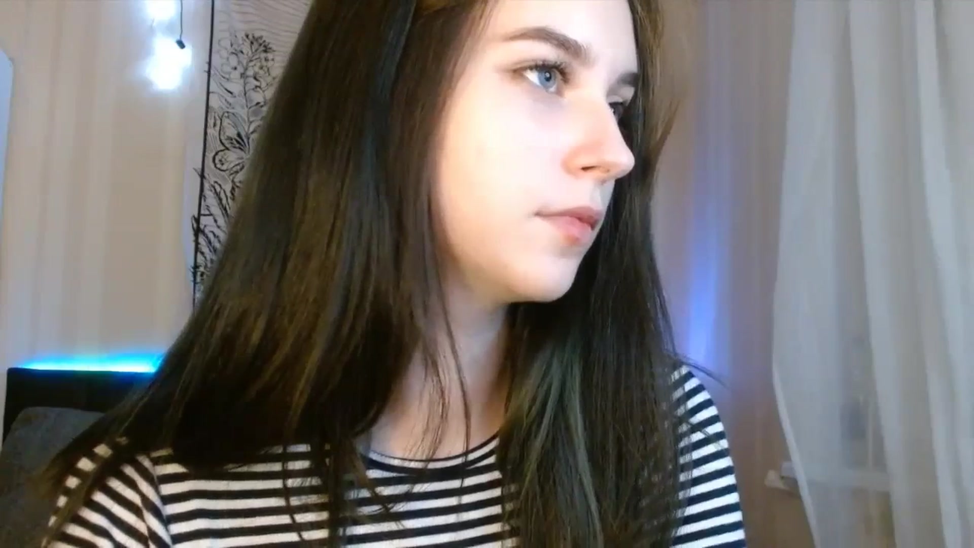 Gallery image thumbnail from ElsieF_'s myfreecams stream on, 12/13/2023, 20:35 image 7 of 20