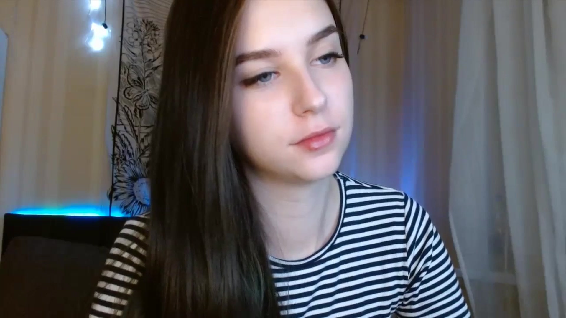 Gallery image thumbnail from ElsieF_'s myfreecams stream on, 12/13/2023, 20:35 image 11 of 20