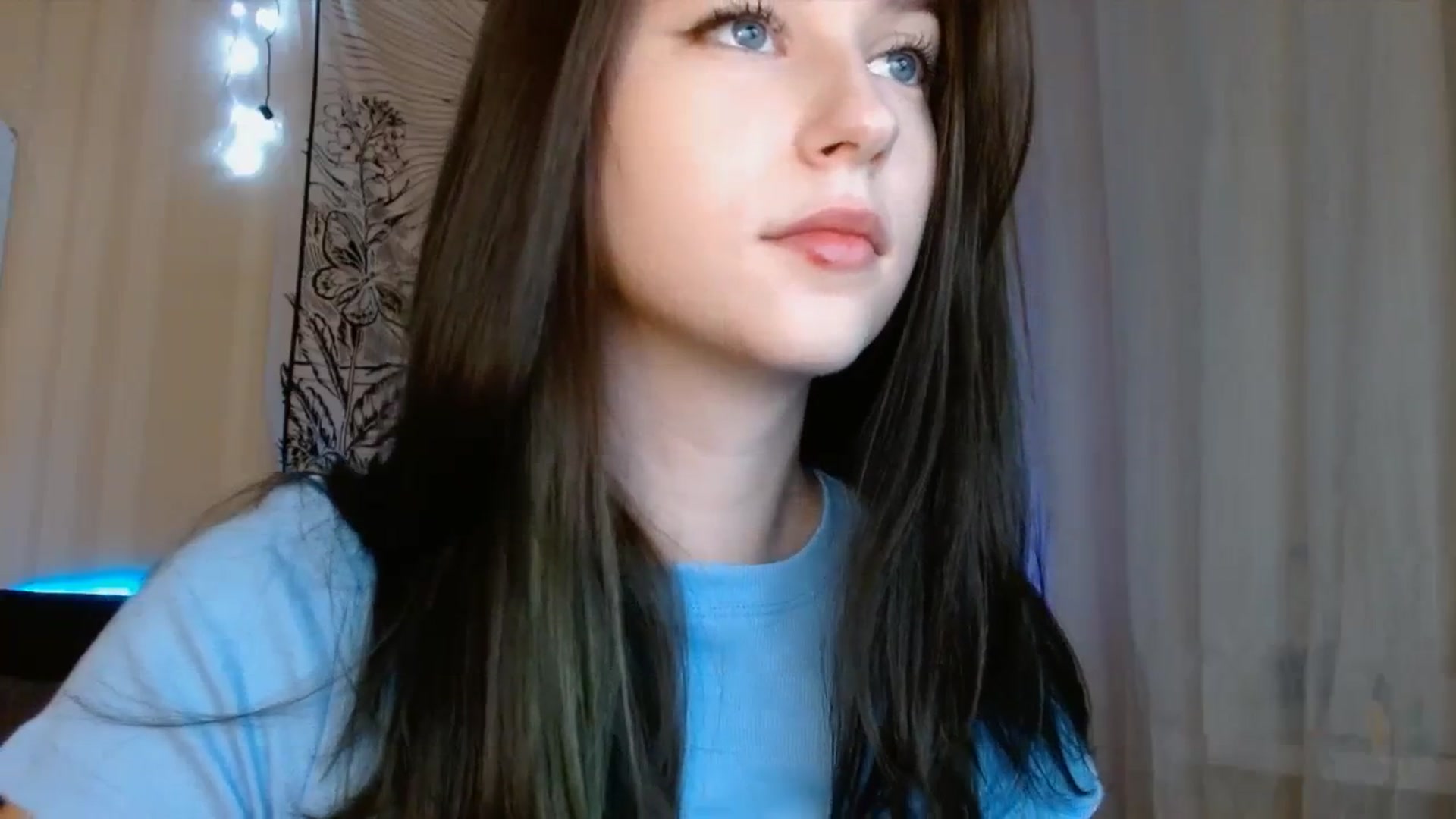 Gallery image thumbnail from ElsieF_'s myfreecams stream on, 12/16/2023, 03:00 image 18 of 20