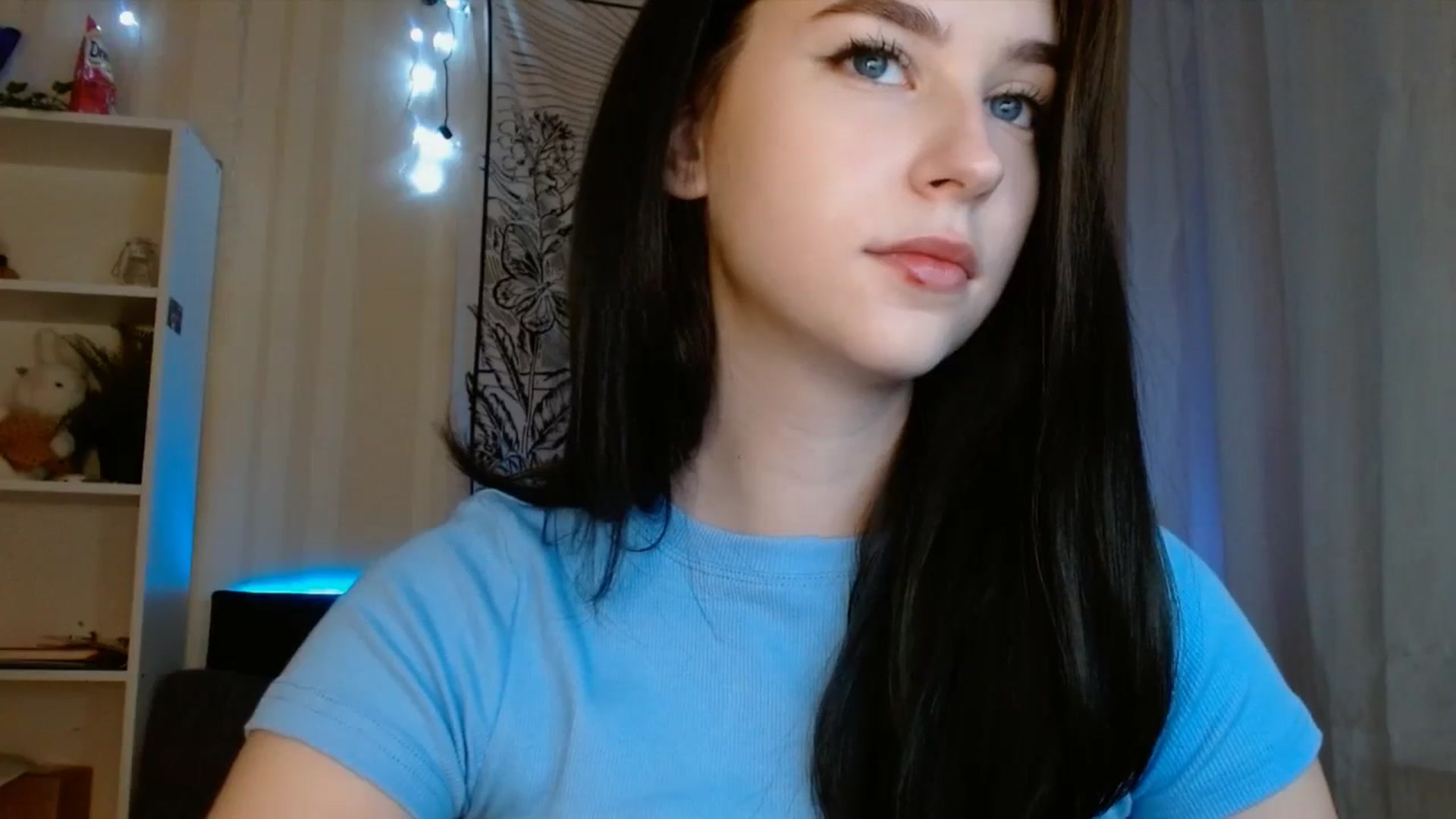 Gallery image thumbnail from ElsieF_'s myfreecams stream on, 12/16/2023, 03:00 image 6 of 20