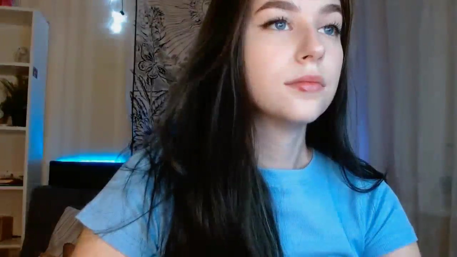 Gallery image thumbnail from ElsieF_'s myfreecams stream on, 12/16/2023, 03:00 image 17 of 20