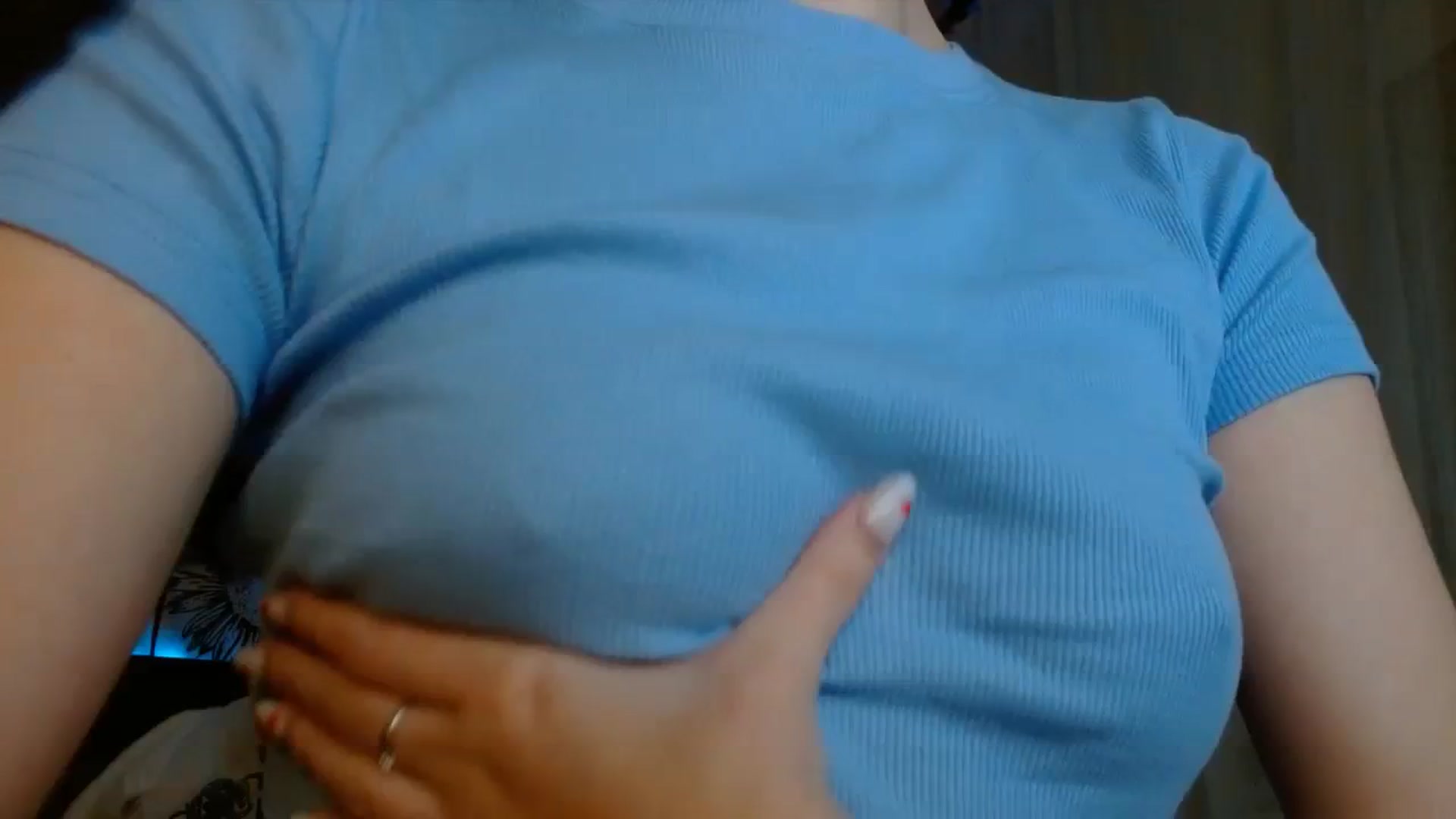 Gallery image thumbnail from ElsieF_'s myfreecams stream on, 12/16/2023, 03:00 image 1 of 20
