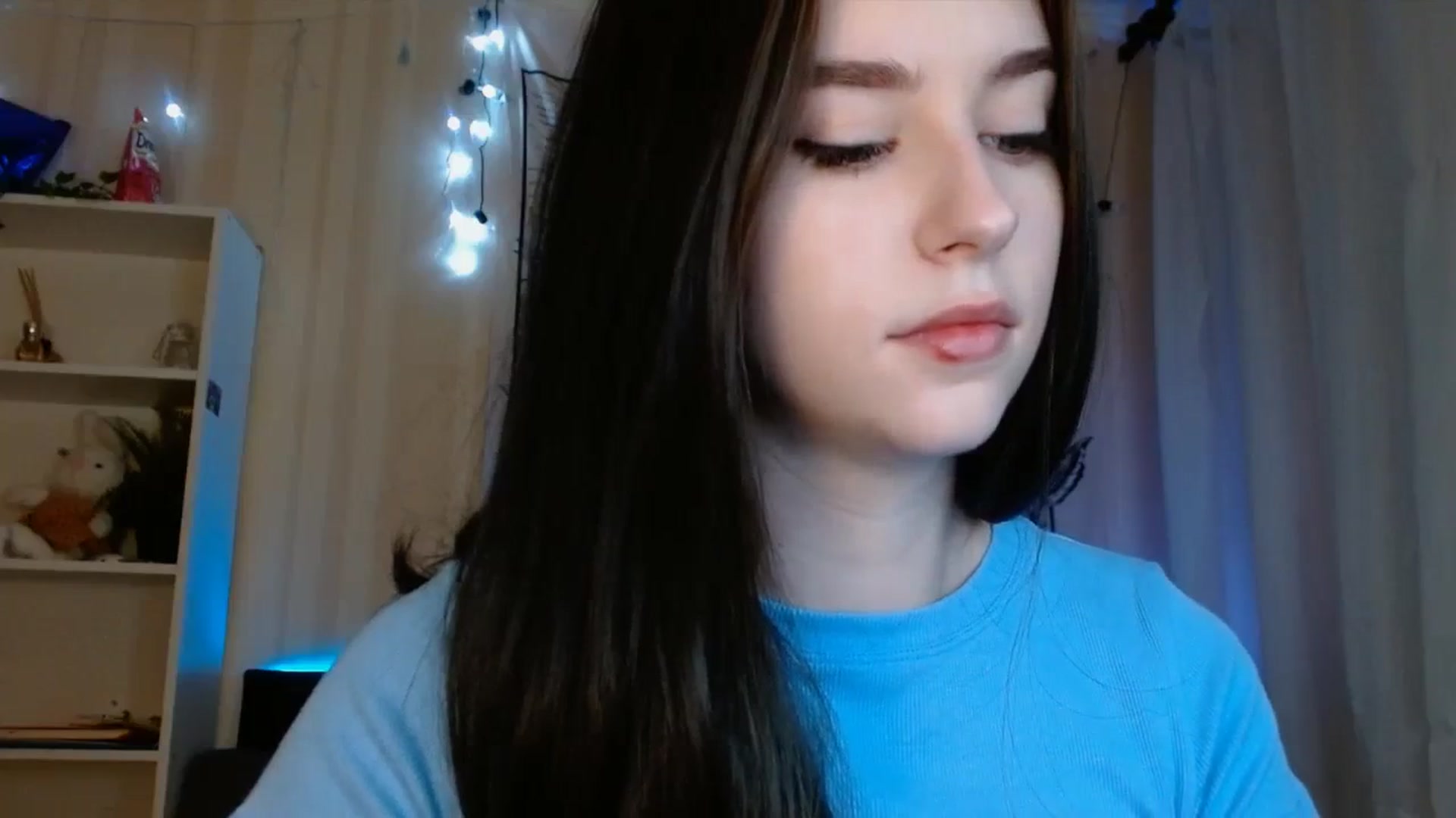 Gallery image thumbnail from ElsieF_'s myfreecams stream on, 12/16/2023, 03:00 image 15 of 20
