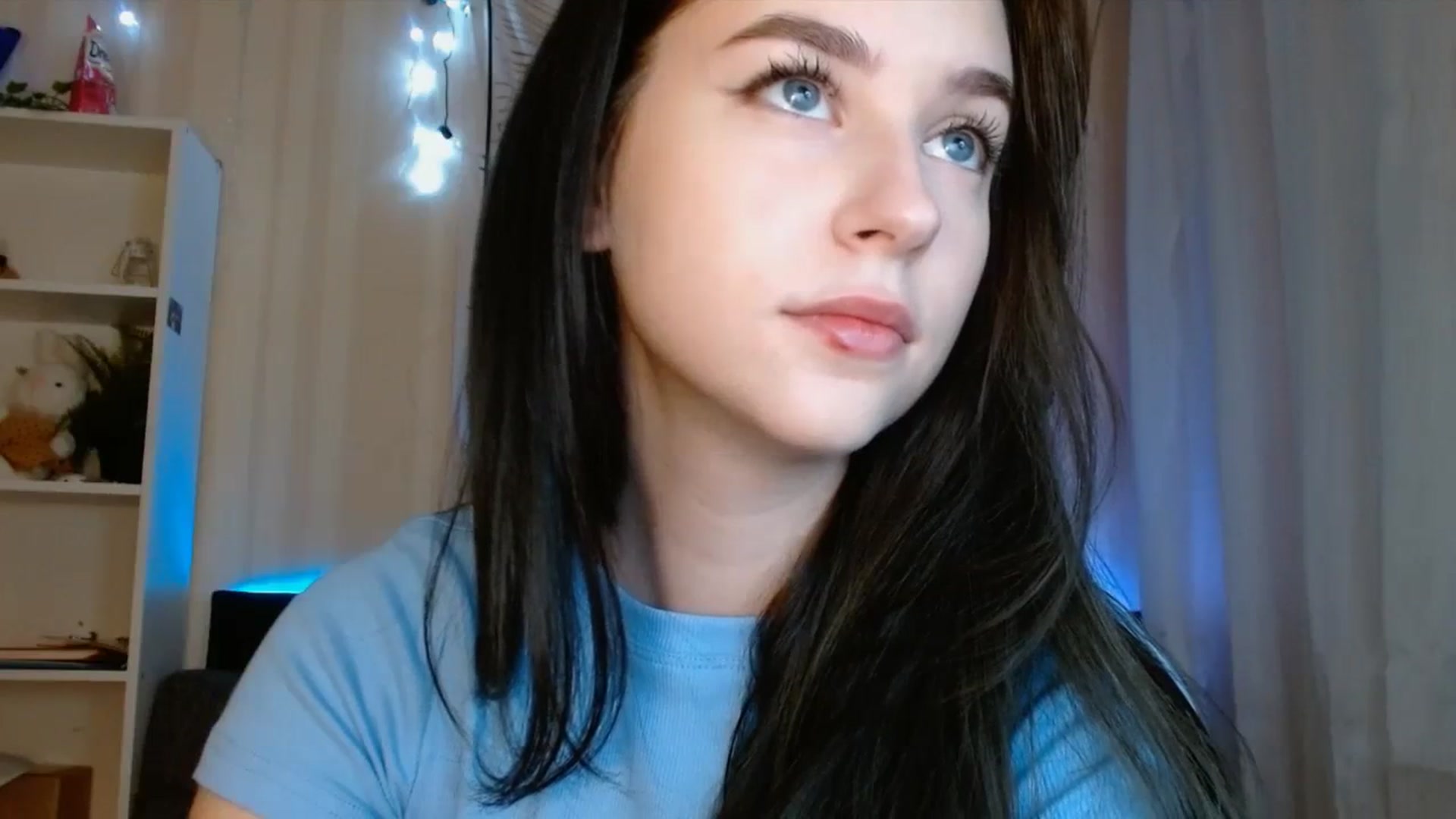 Gallery image thumbnail from ElsieF_'s myfreecams stream on, 12/16/2023, 03:00 image 8 of 20