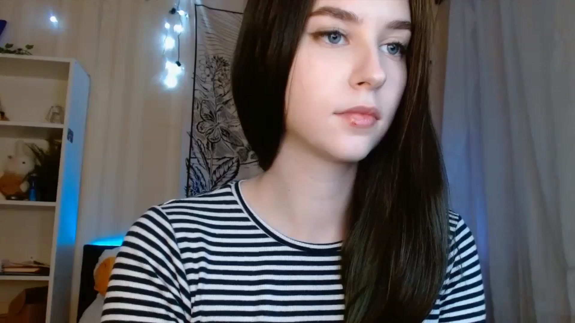 Gallery image thumbnail from ElsieF_'s myfreecams stream on, 12/17/2023, 17:52 image 16 of 20