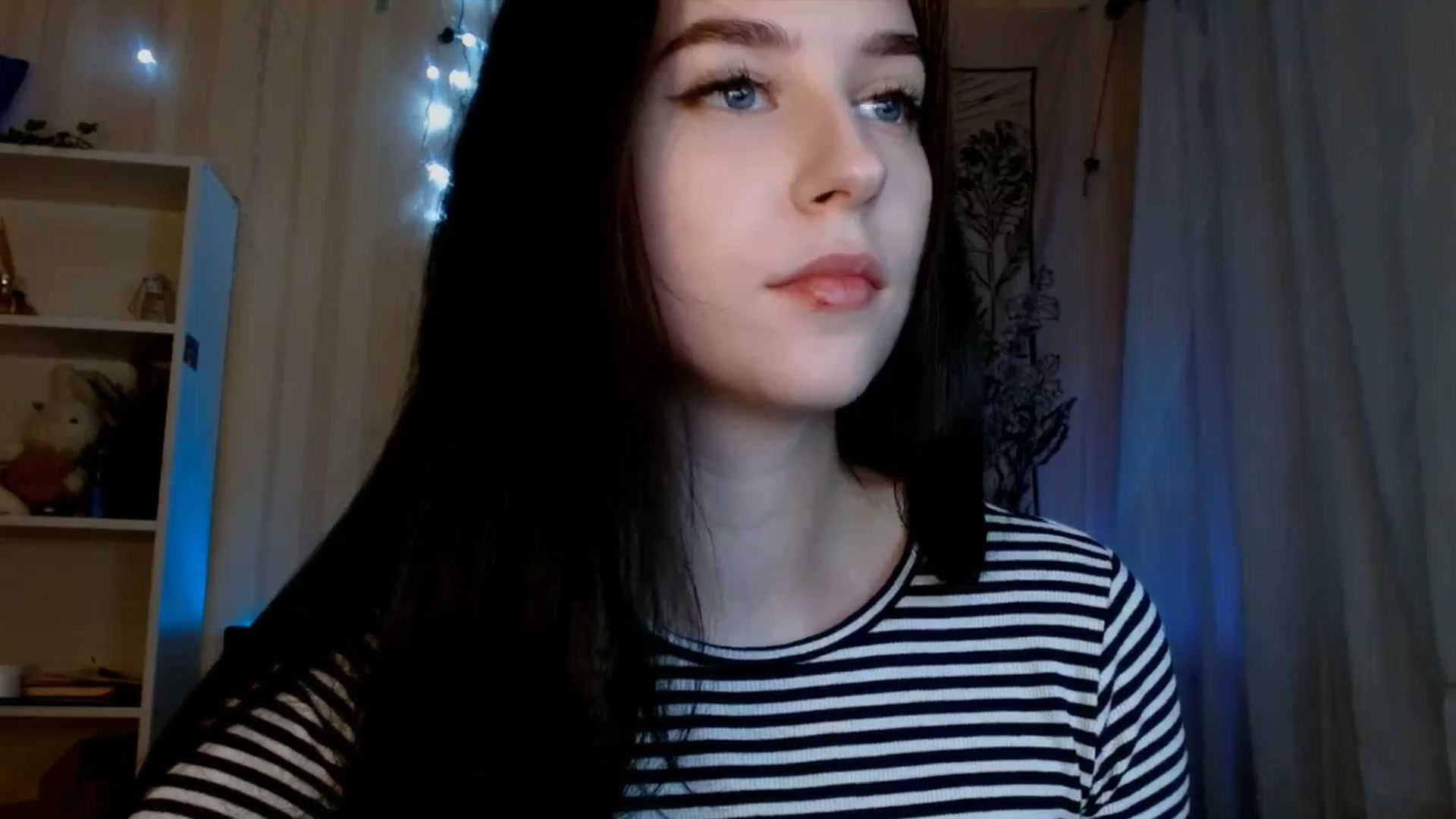 Gallery image thumbnail from ElsieF_'s myfreecams stream on, 12/17/2023, 17:52 image 2 of 20
