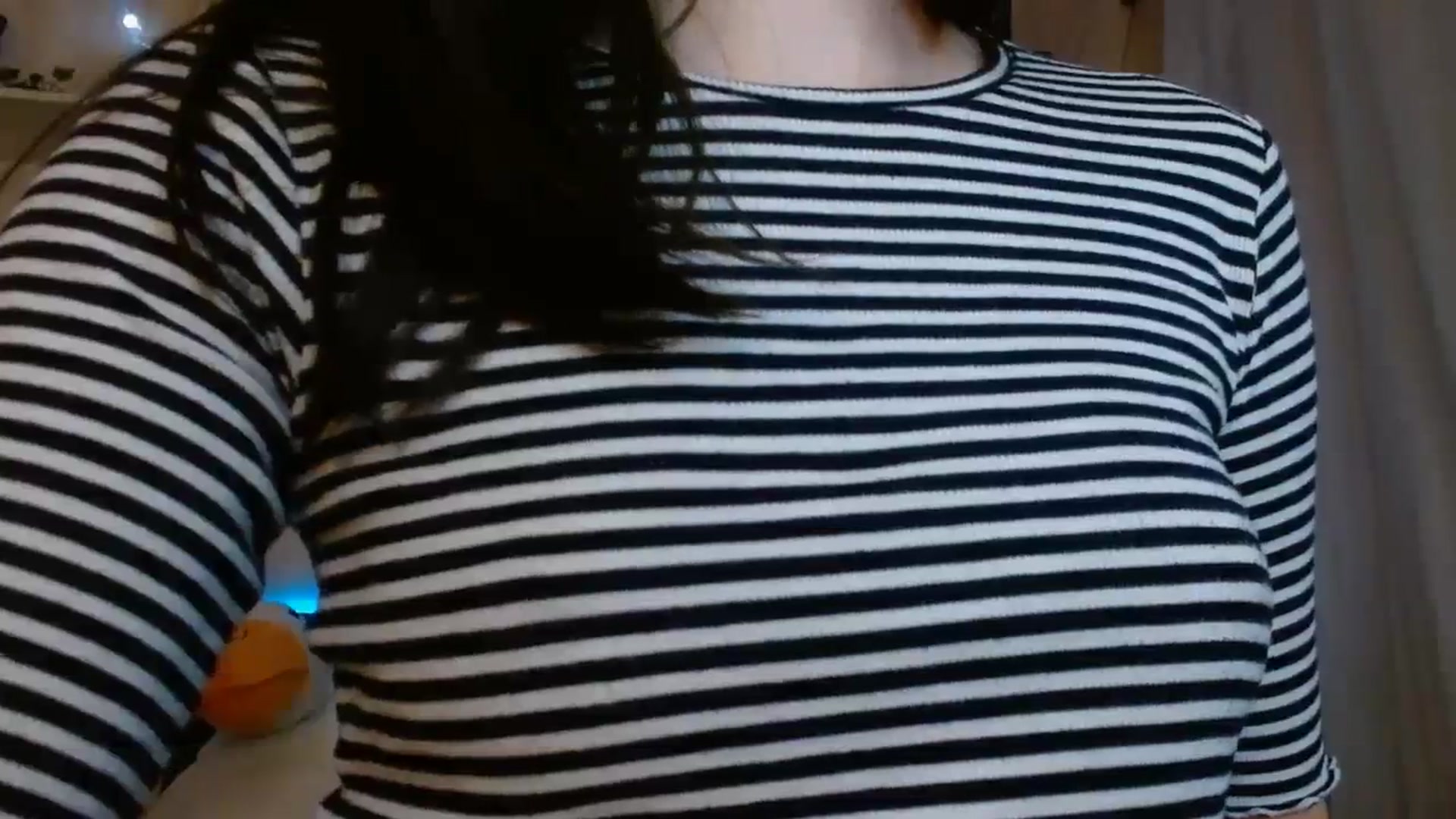 Gallery image thumbnail from ElsieF_'s myfreecams stream on, 12/17/2023, 19:18 image 18 of 20
