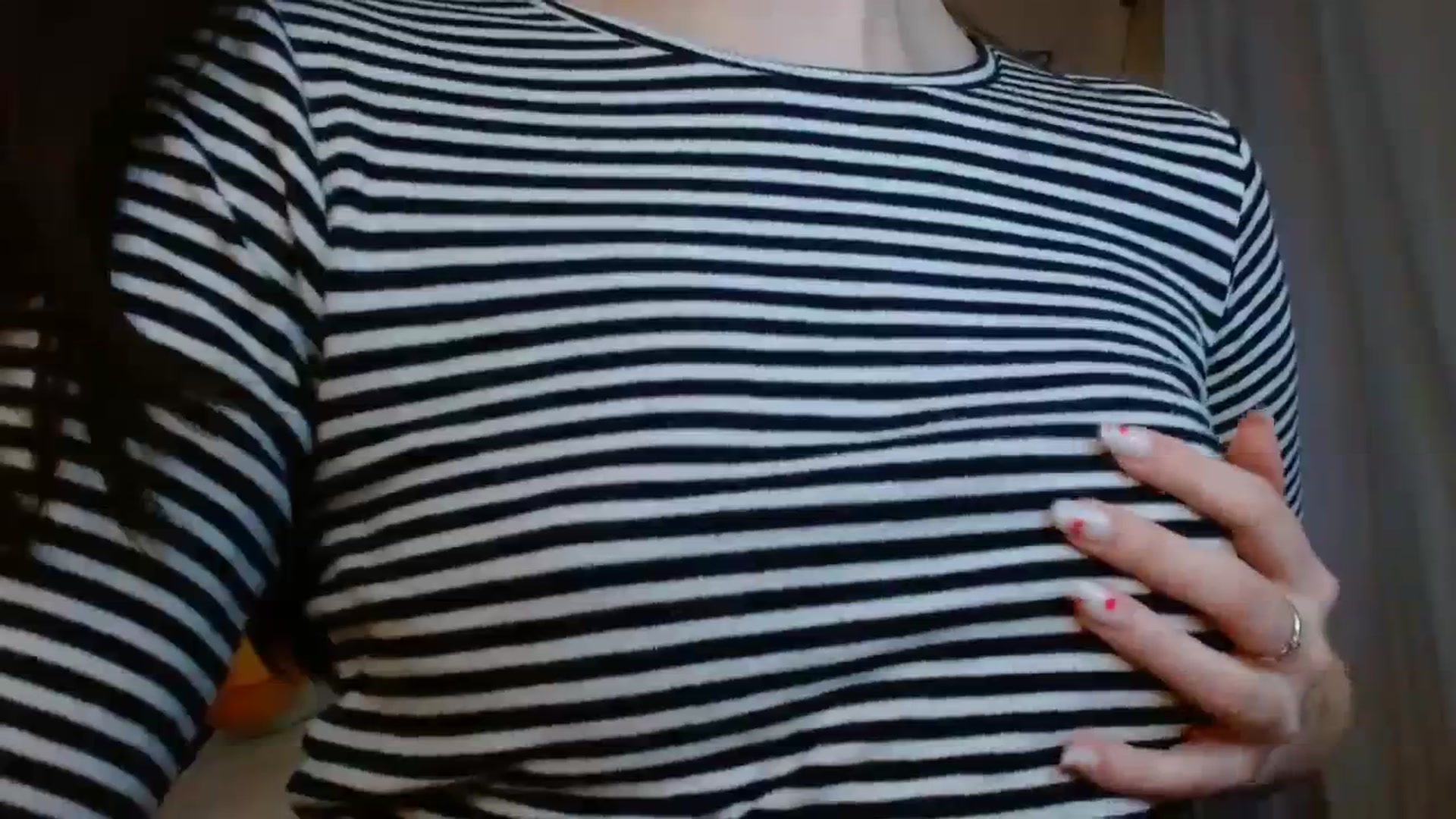 Gallery image thumbnail from ElsieF_'s myfreecams stream on, 12/17/2023, 19:18 image 14 of 20