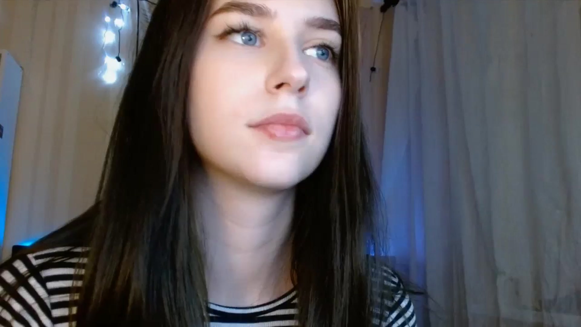 Gallery image thumbnail from ElsieF_'s myfreecams stream on, 12/17/2023, 19:49 image 12 of 20