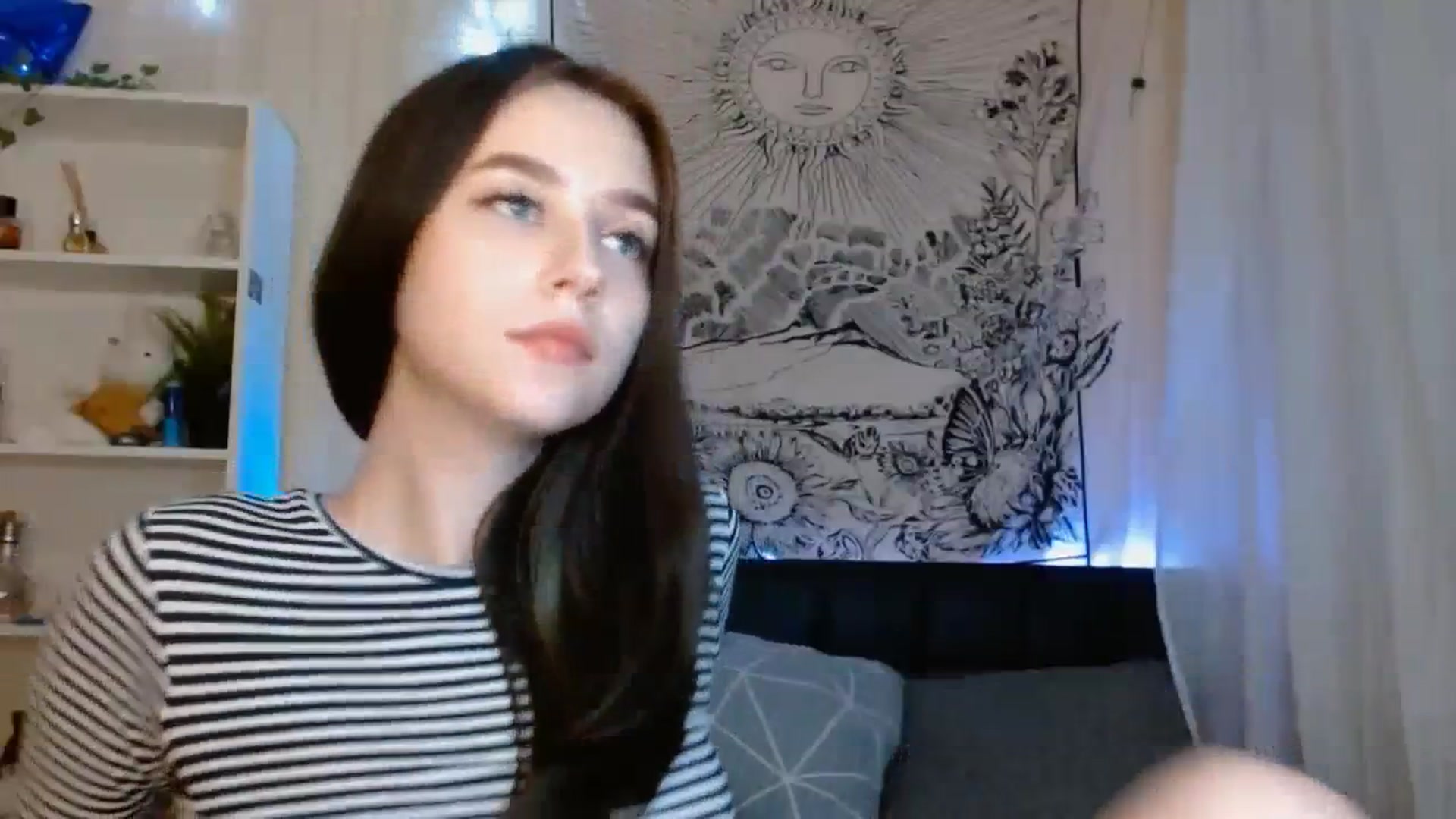 Gallery image thumbnail from ElsieF_'s myfreecams stream on, 12/17/2023, 19:49 image 16 of 20