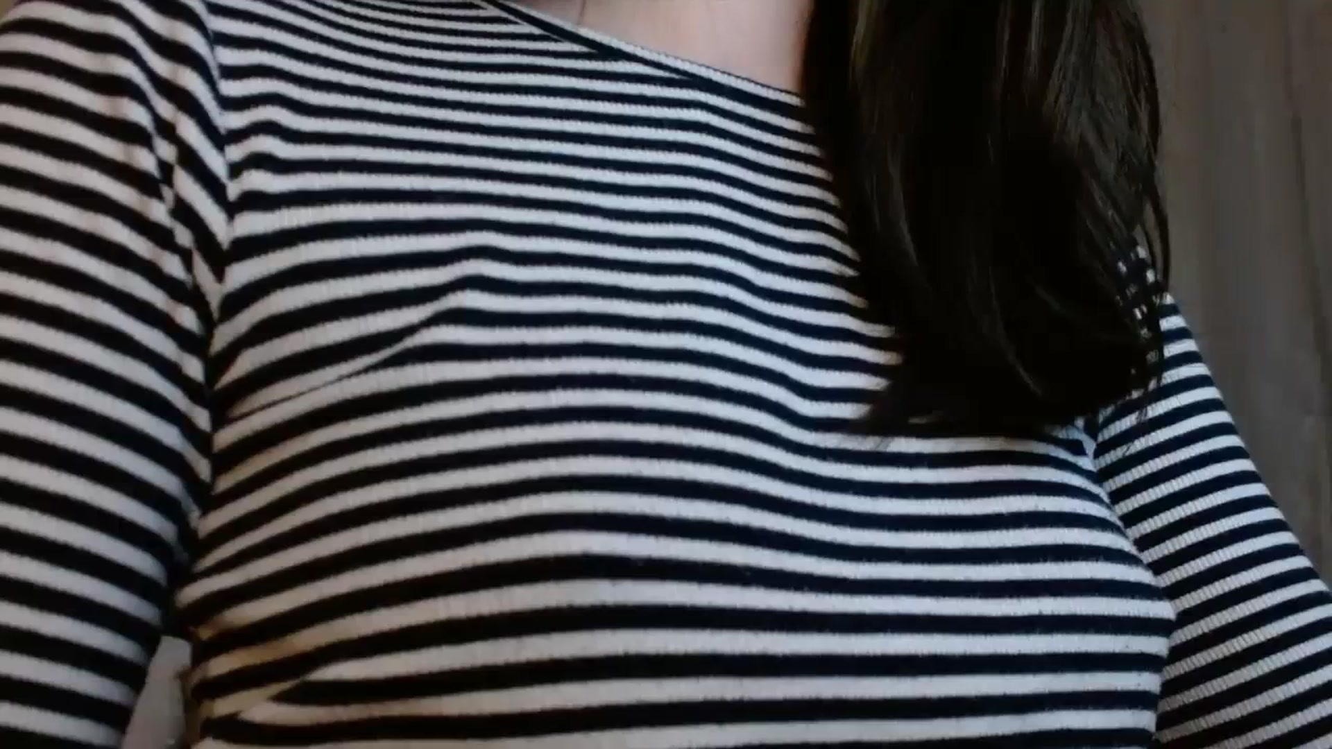 Gallery image thumbnail from ElsieF_'s myfreecams stream on, 12/17/2023, 19:49 image 1 of 20
