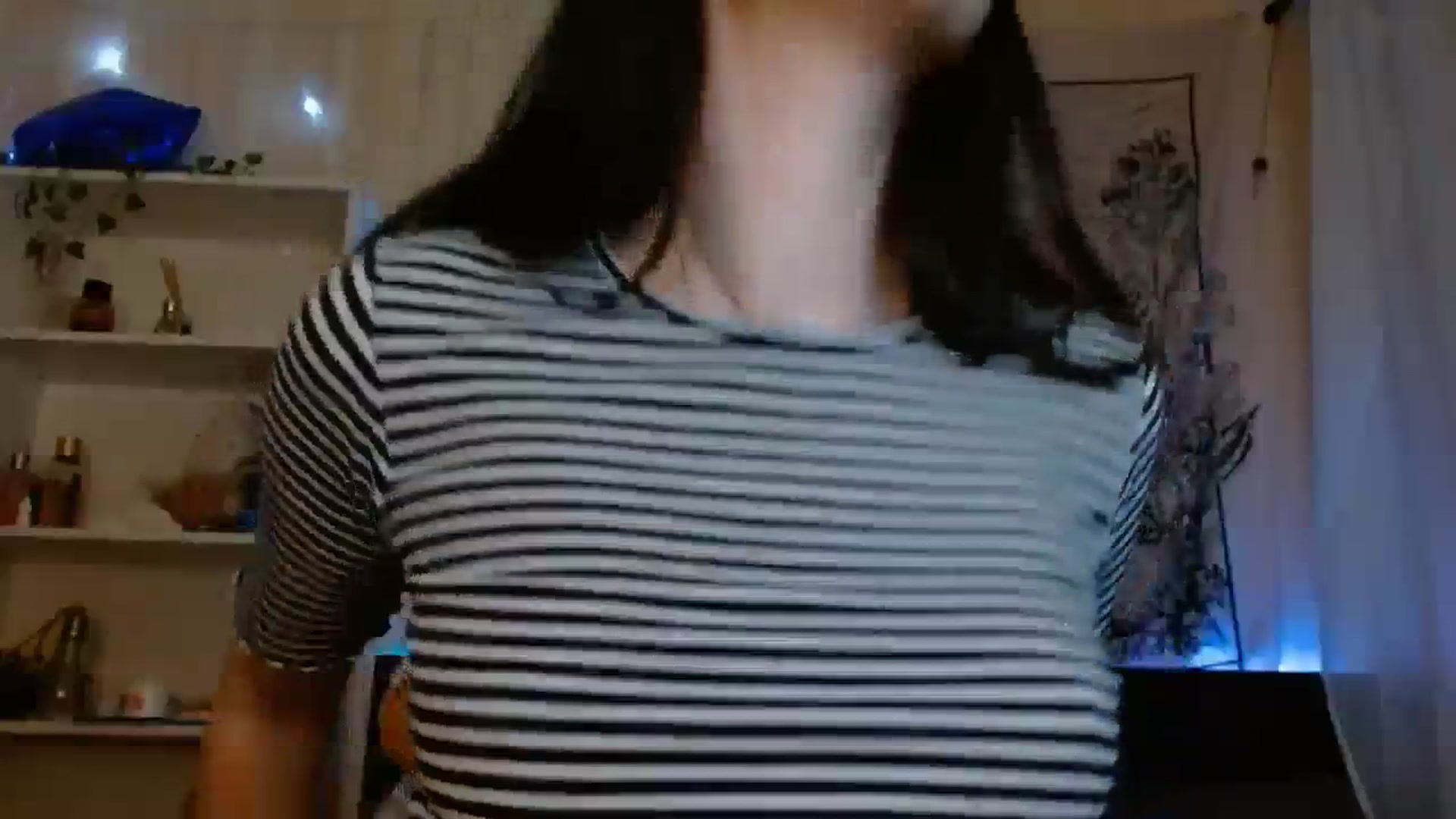 Gallery image thumbnail from ElsieF_'s myfreecams stream on, 12/17/2023, 19:49 image 17 of 20