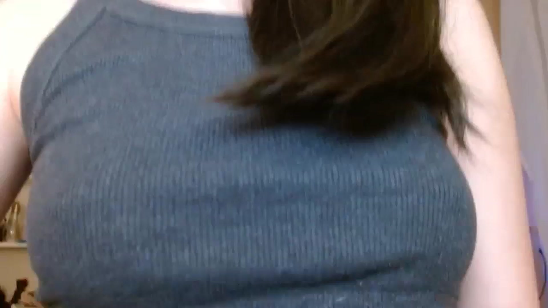 Gallery image thumbnail from ElsieF_'s myfreecams stream on, 12/21/2023, 16:37 image 13 of 20