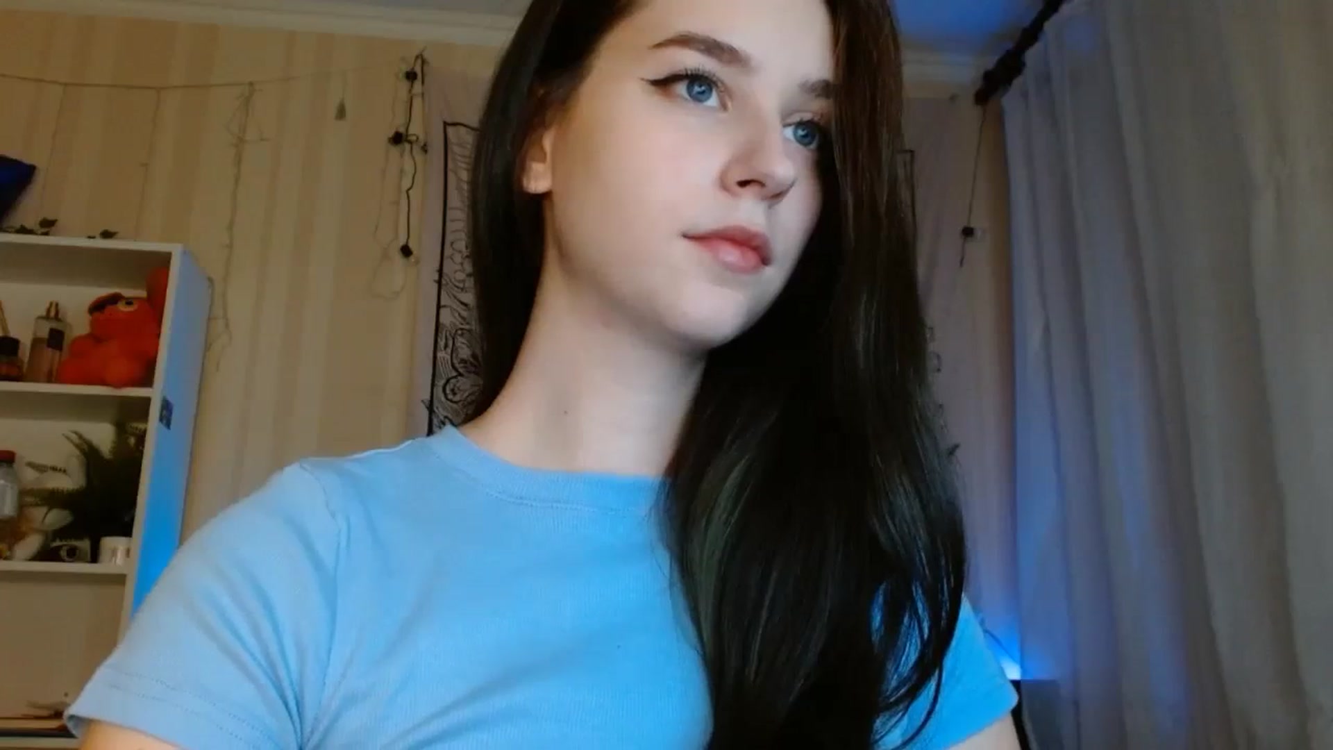 Gallery image thumbnail from ElsieF_'s myfreecams stream on, 12/24/2023, 18:08 image 7 of 20