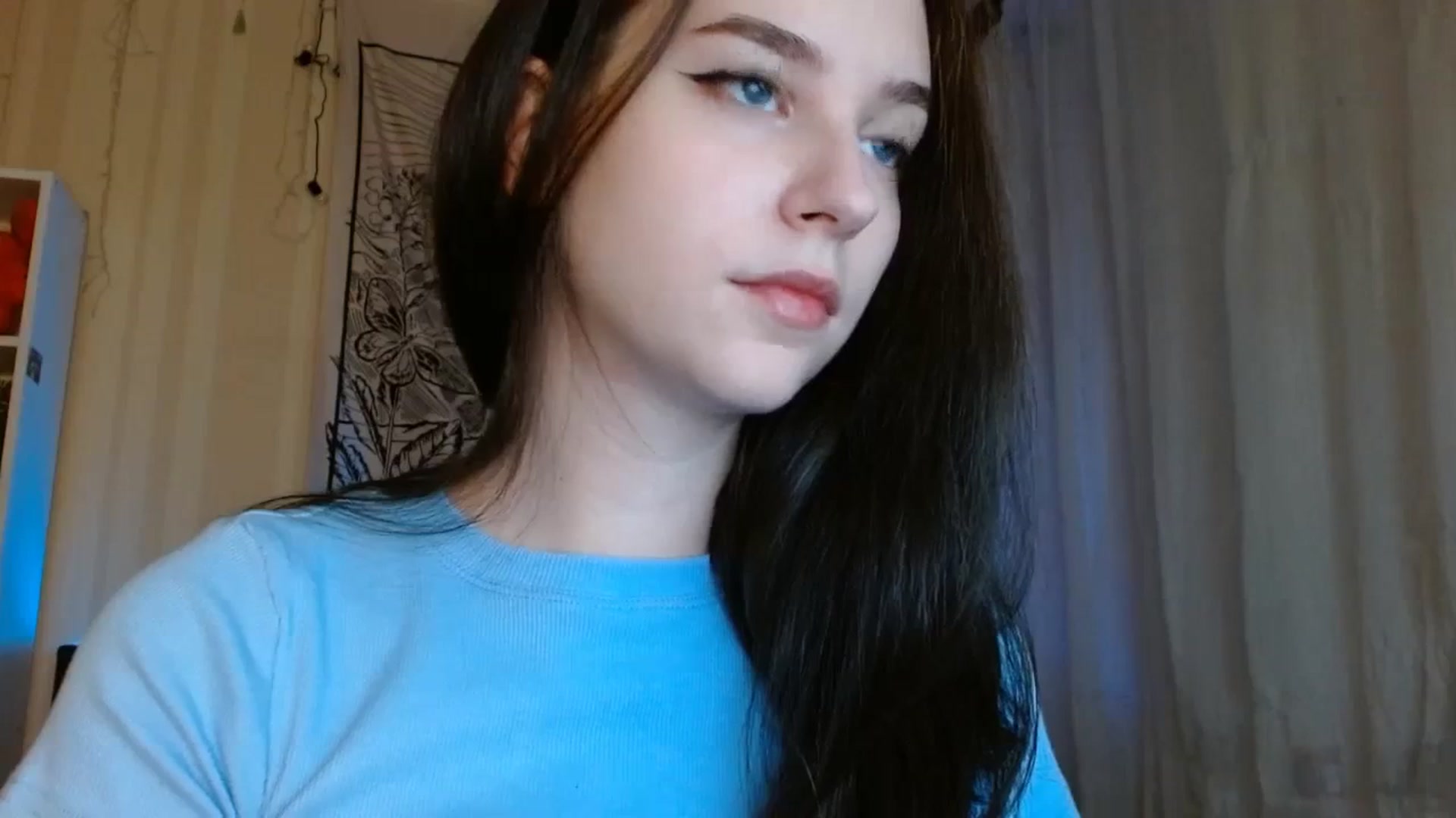 Gallery image thumbnail from ElsieF_'s myfreecams stream on, 12/24/2023, 18:08 image 14 of 20
