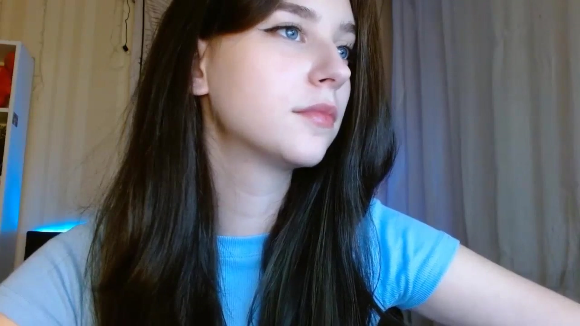 Gallery image thumbnail from ElsieF_'s myfreecams stream on, 12/24/2023, 18:30 image 16 of 20