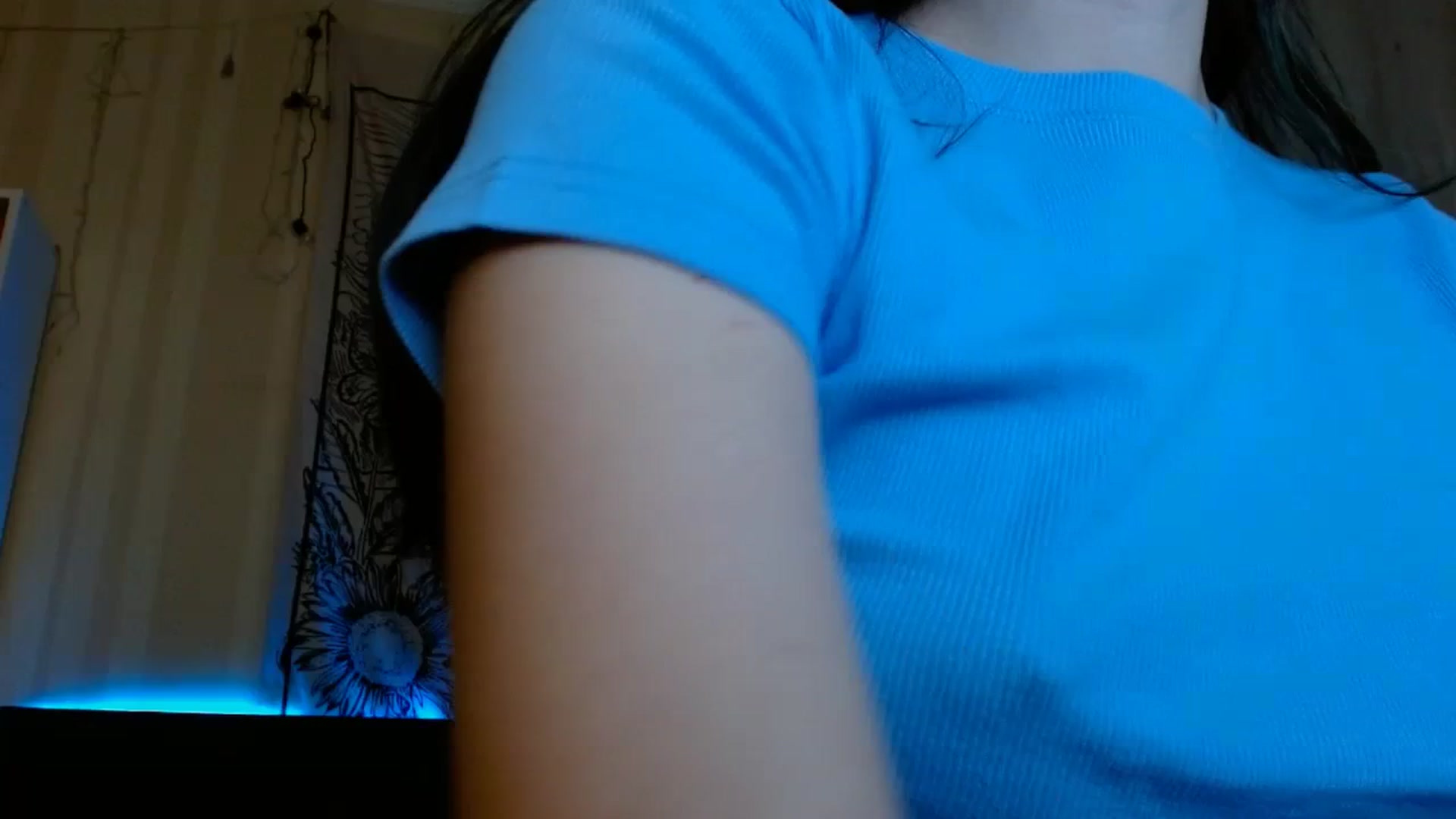 Gallery image thumbnail from ElsieF_'s myfreecams stream on, 12/24/2023, 20:22 image 1 of 20