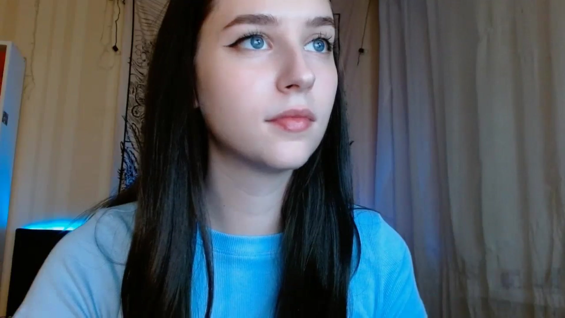 Gallery image thumbnail from ElsieF_'s myfreecams stream on, 12/24/2023, 20:22 image 9 of 20