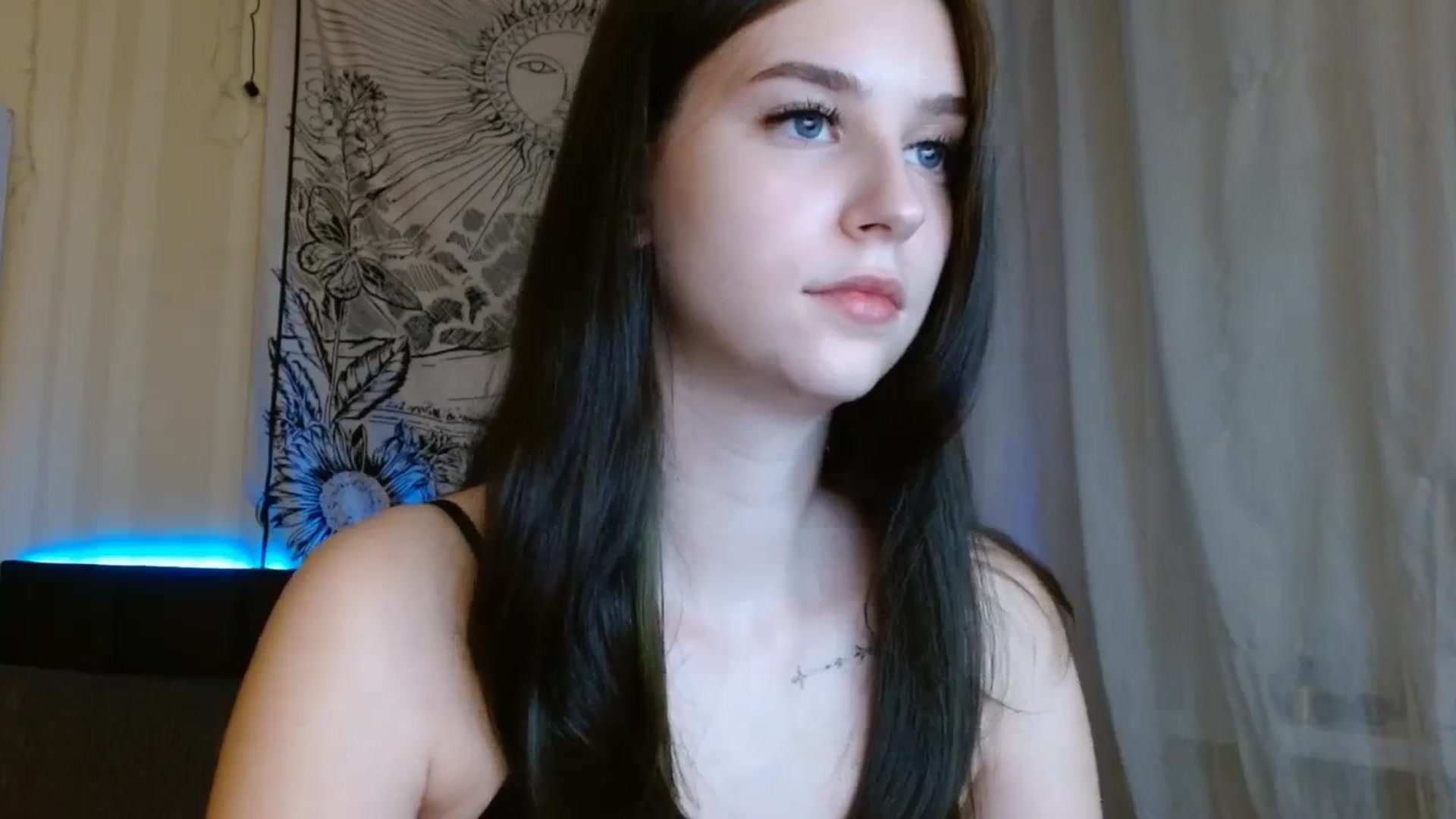 Gallery image thumbnail from ElsieF_'s myfreecams stream on, 12/26/2023, 19:32 image 14 of 20
