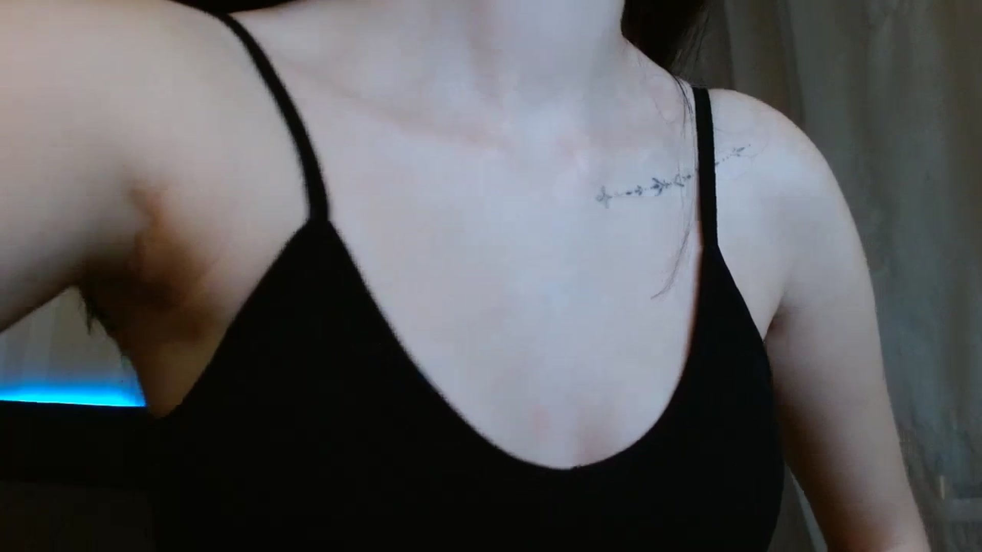 Gallery image thumbnail from ElsieF_'s myfreecams stream on, 12/26/2023, 19:32 image 9 of 20