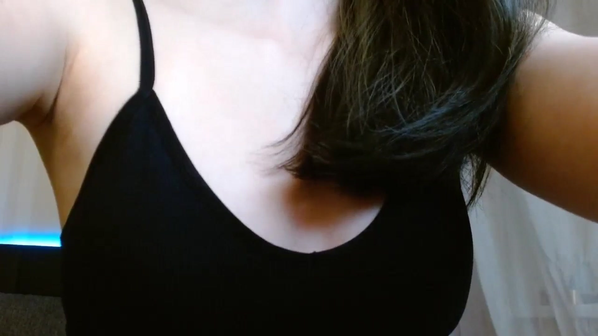 Gallery image thumbnail from ElsieF_'s myfreecams stream on, 12/26/2023, 19:32 image 8 of 20