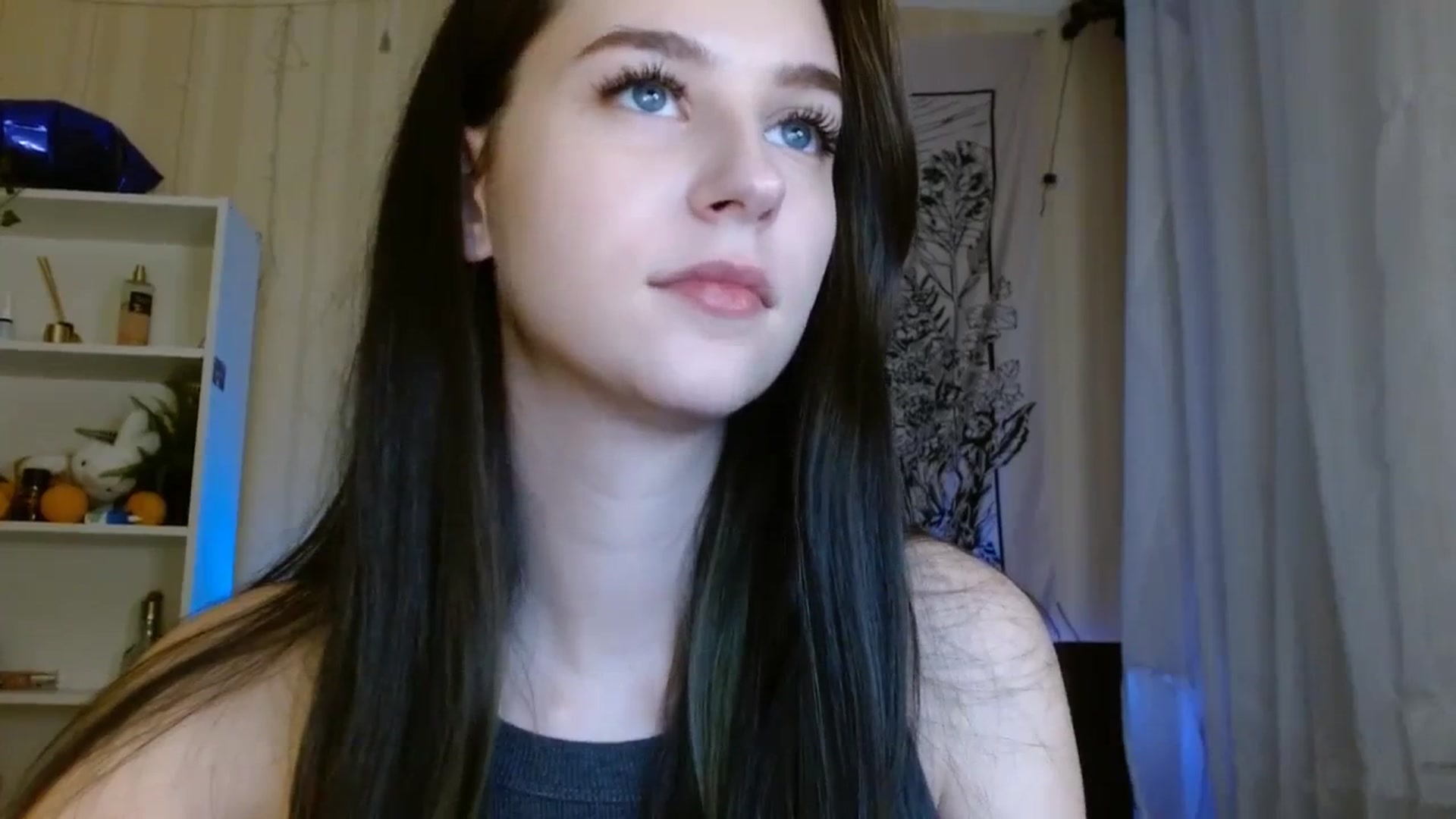 Gallery image thumbnail from ElsieF_'s myfreecams stream on, 01/03/2024, 20:37 image 11 of 20