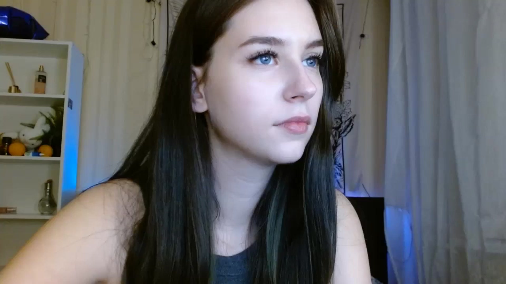Gallery image thumbnail from ElsieF_'s myfreecams stream on, 01/03/2024, 20:37 image 12 of 20