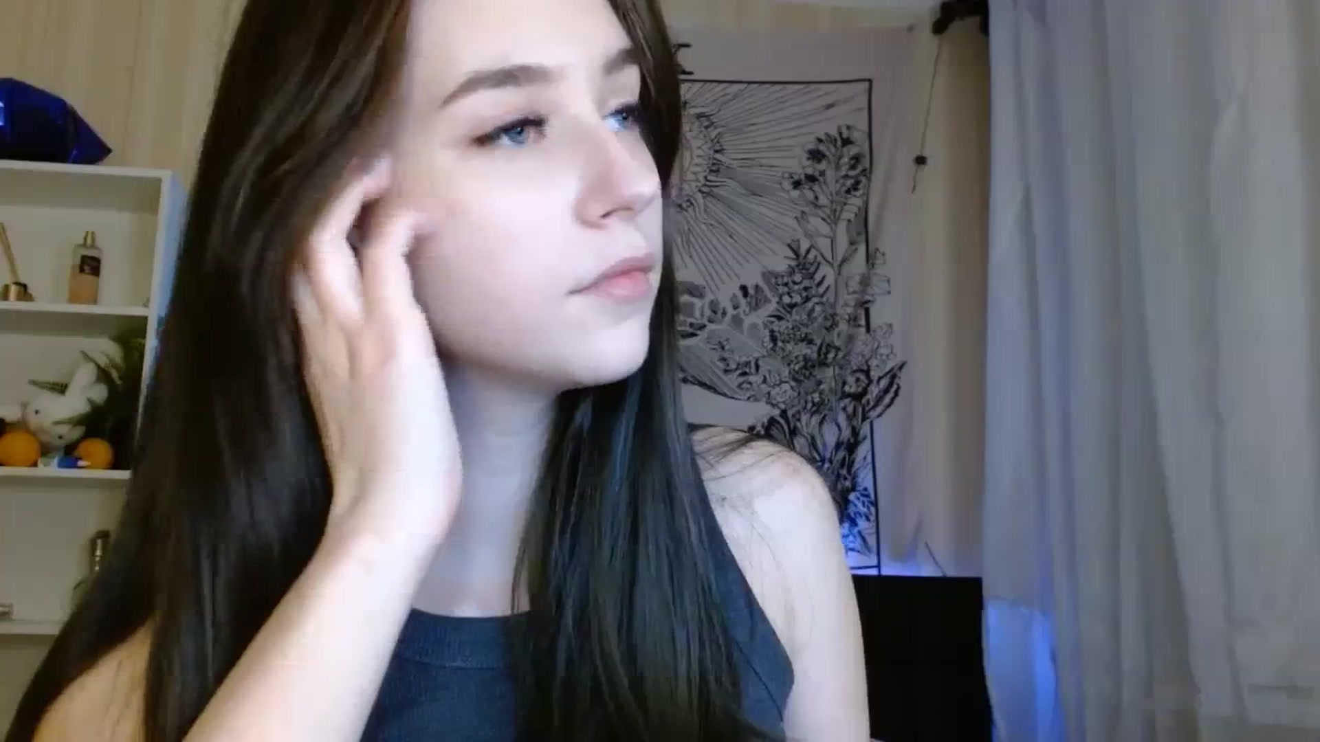 Gallery image thumbnail from ElsieF_'s myfreecams stream on, 01/03/2024, 20:37 image 7 of 20