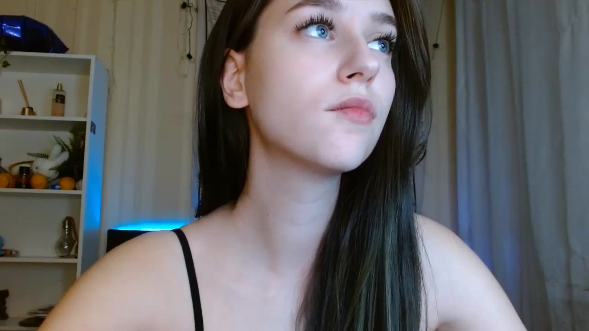 Gallery image thumbnail from ElsieF_'s myfreecams stream on, 01/05/2024, 17:41 image 19 of 20