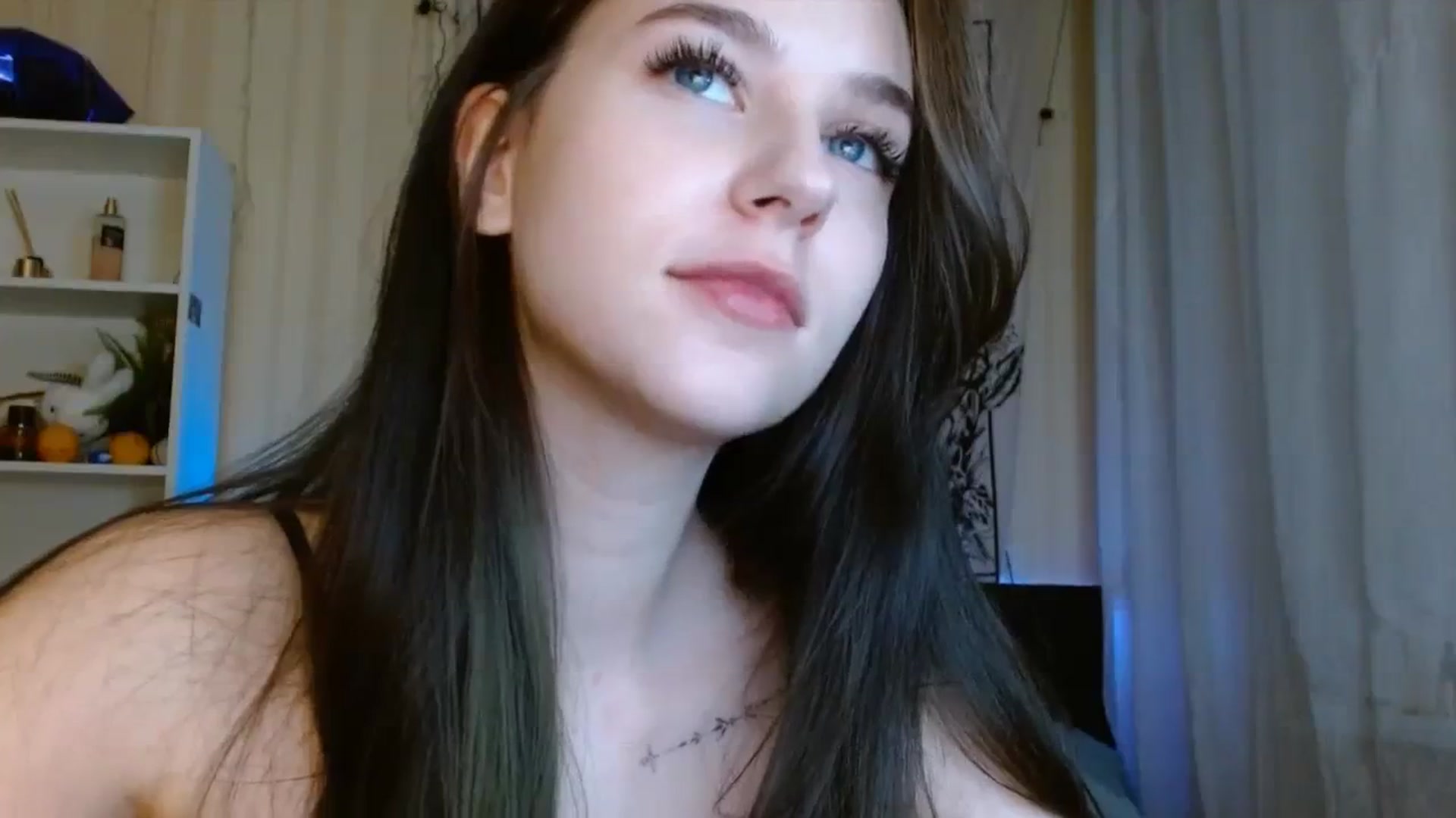 Gallery image thumbnail from ElsieF_'s myfreecams stream on, 01/05/2024, 17:41 image 10 of 20