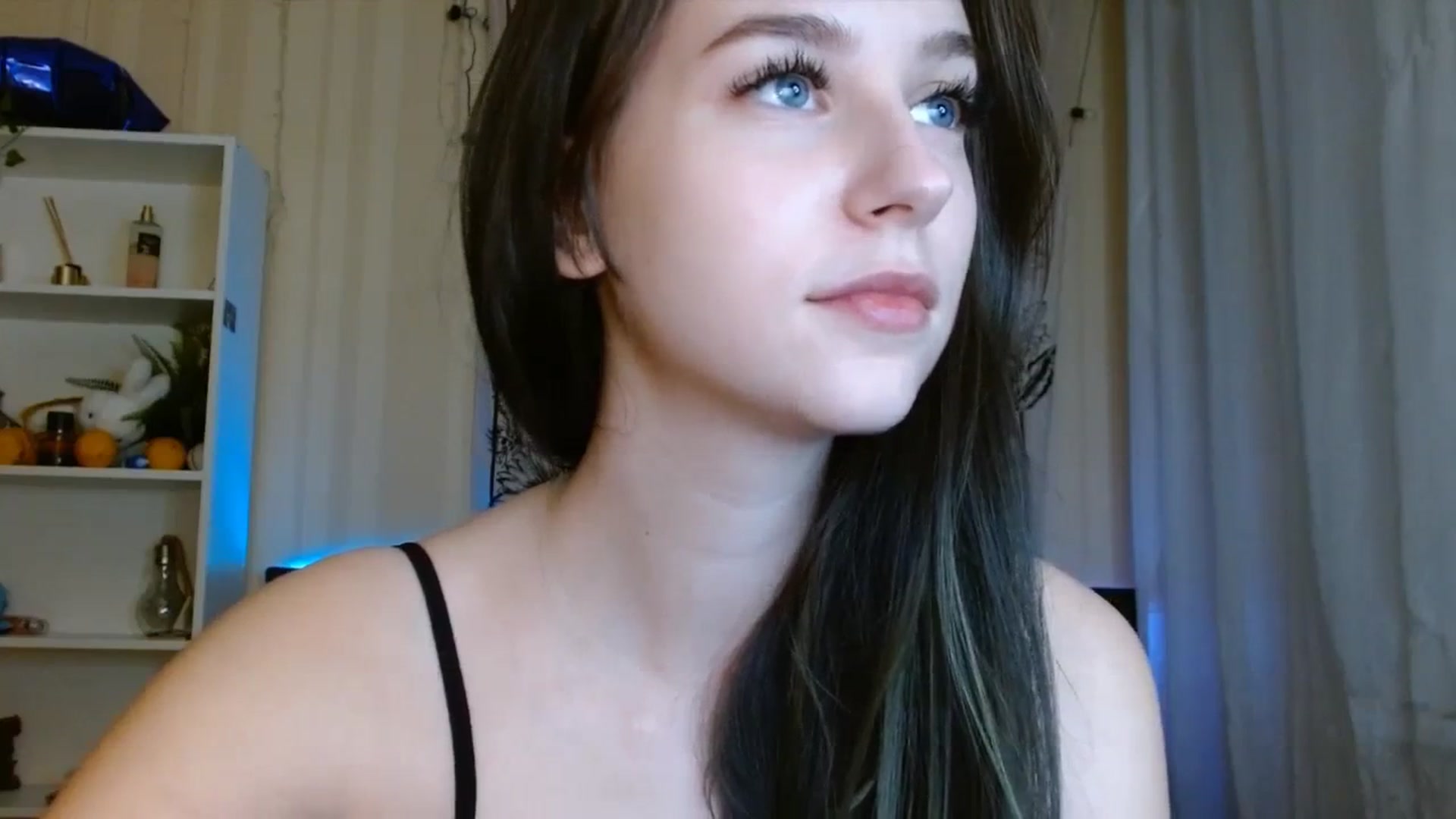 Gallery image thumbnail from ElsieF_'s myfreecams stream on, 01/05/2024, 17:41 image 15 of 20