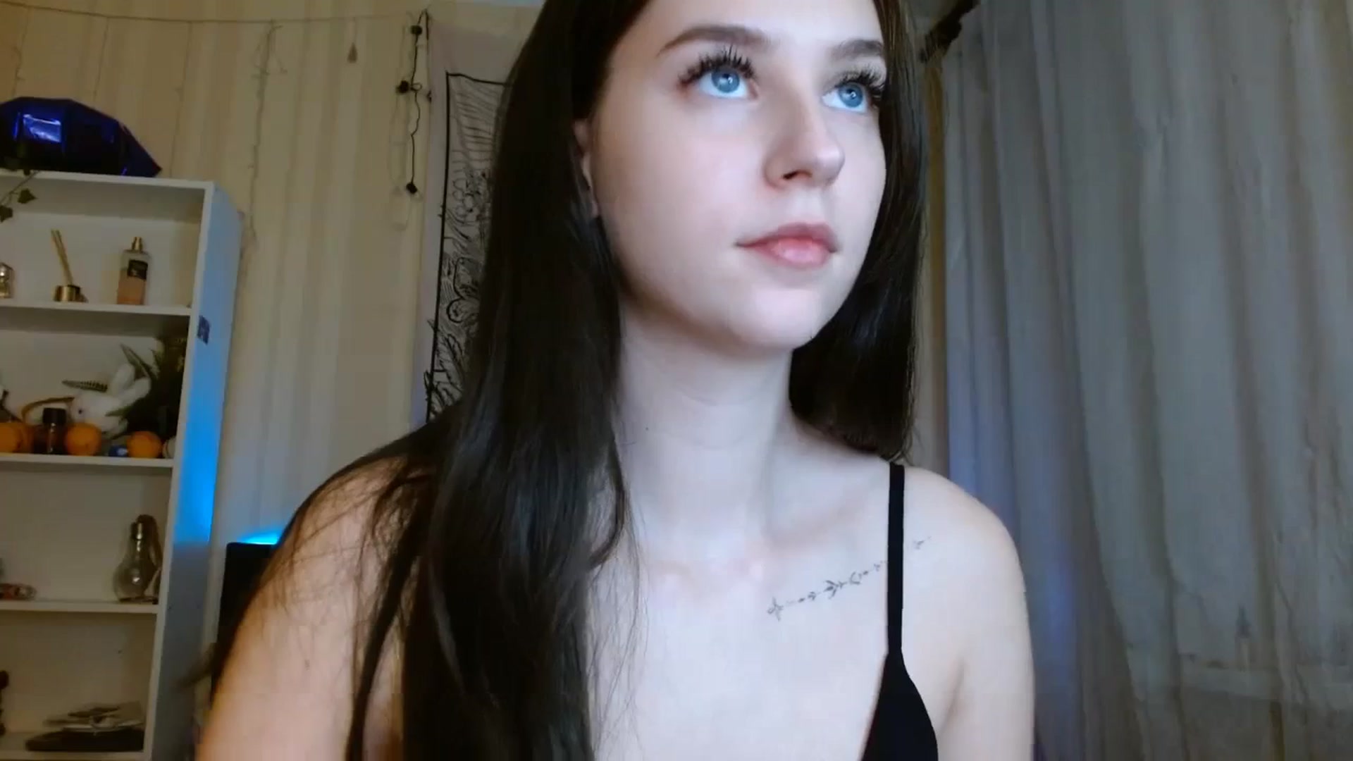 Gallery image thumbnail from ElsieF_'s myfreecams stream on, 01/05/2024, 18:32 image 13 of 20
