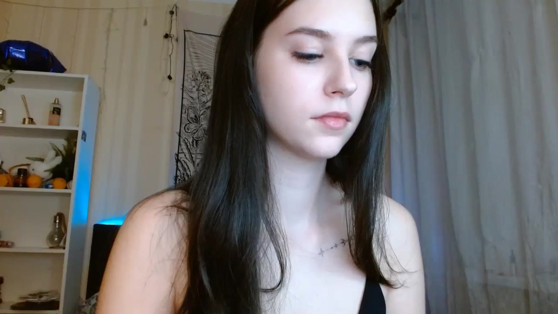 Gallery image thumbnail from ElsieF_'s myfreecams stream on, 01/05/2024, 18:32 image 18 of 20