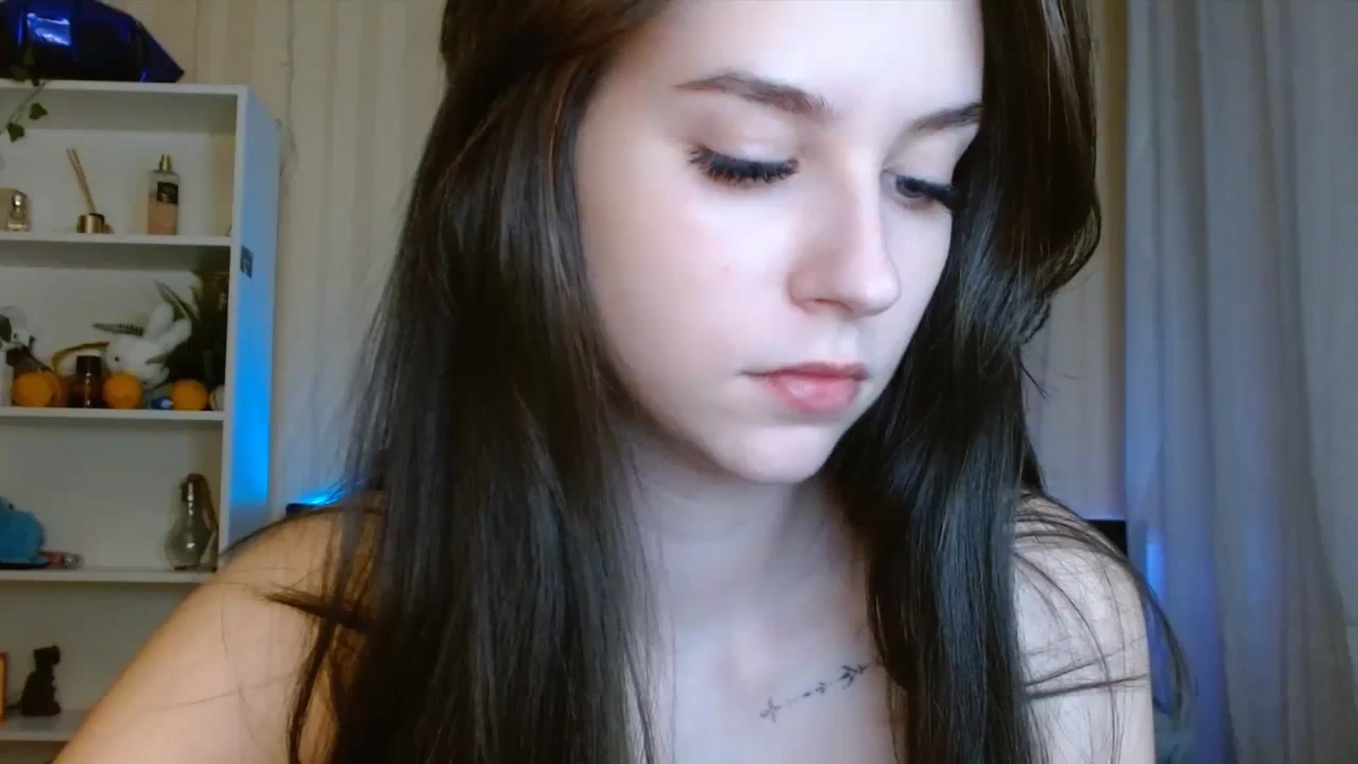 Gallery image thumbnail from ElsieF_'s myfreecams stream on, 01/05/2024, 19:48 image 15 of 20