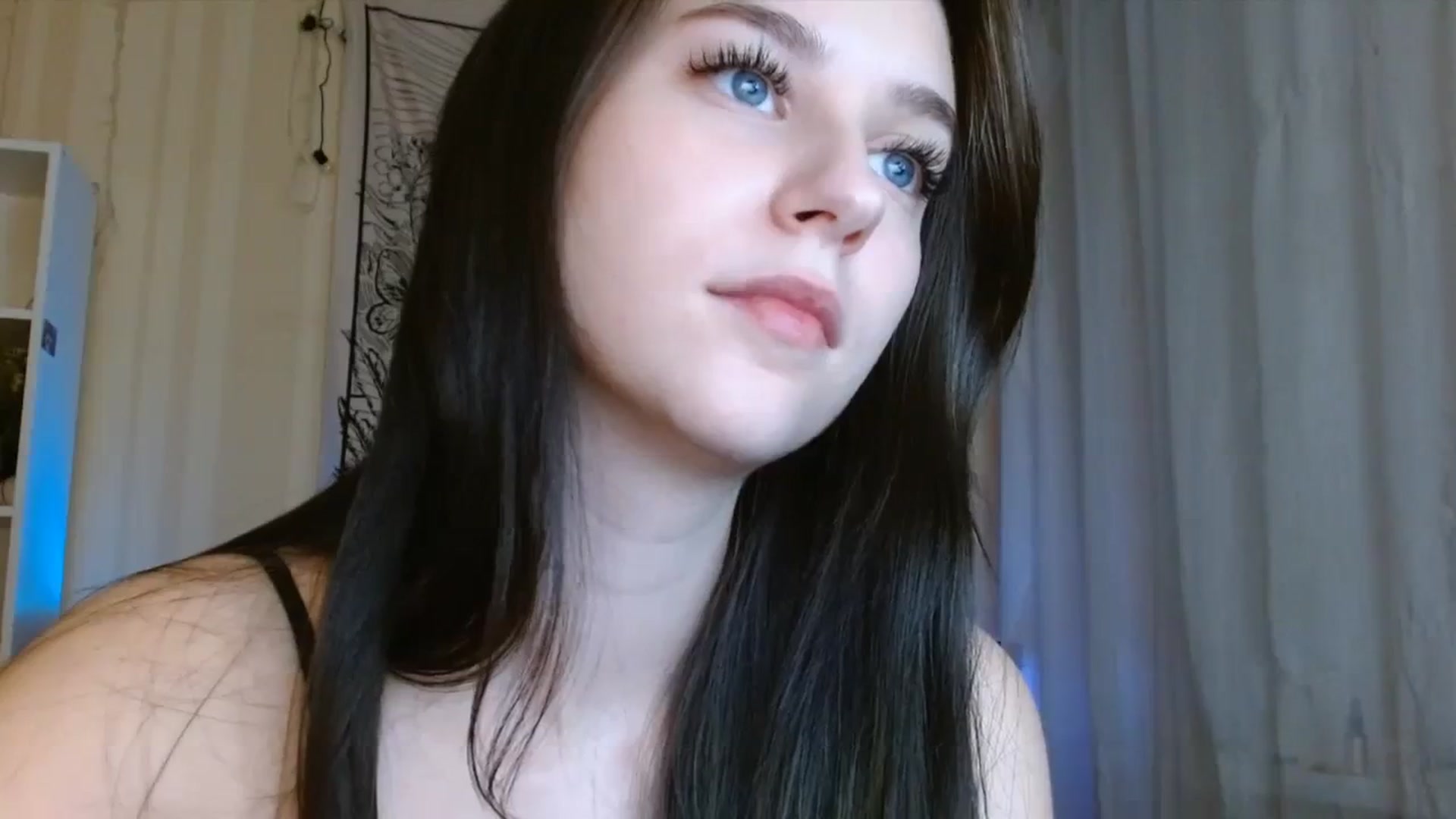 Gallery image thumbnail from ElsieF_'s myfreecams stream on, 01/05/2024, 19:48 image 12 of 20