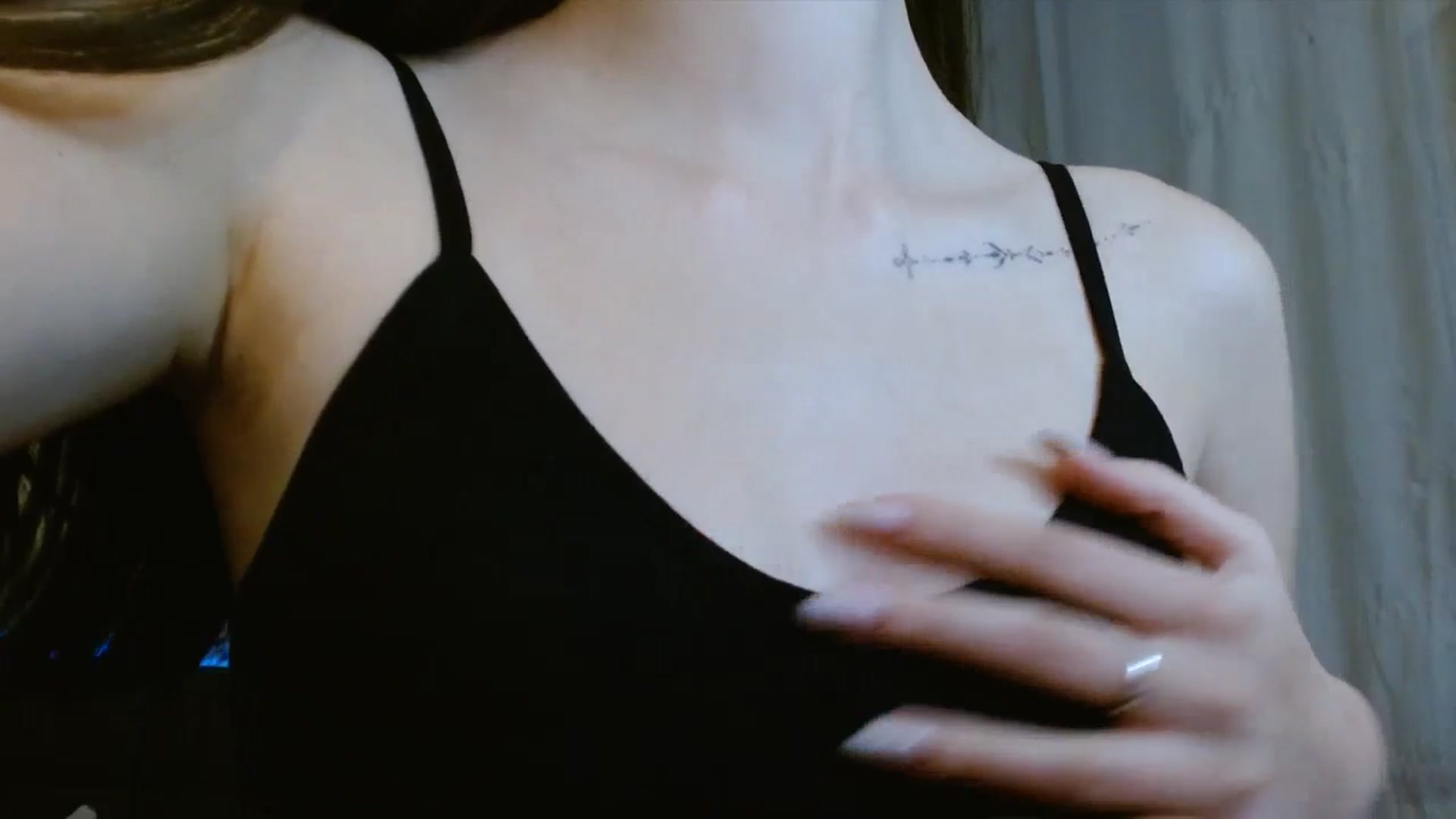Gallery image thumbnail from ElsieF_'s myfreecams stream on, 01/05/2024, 19:48 image 6 of 20