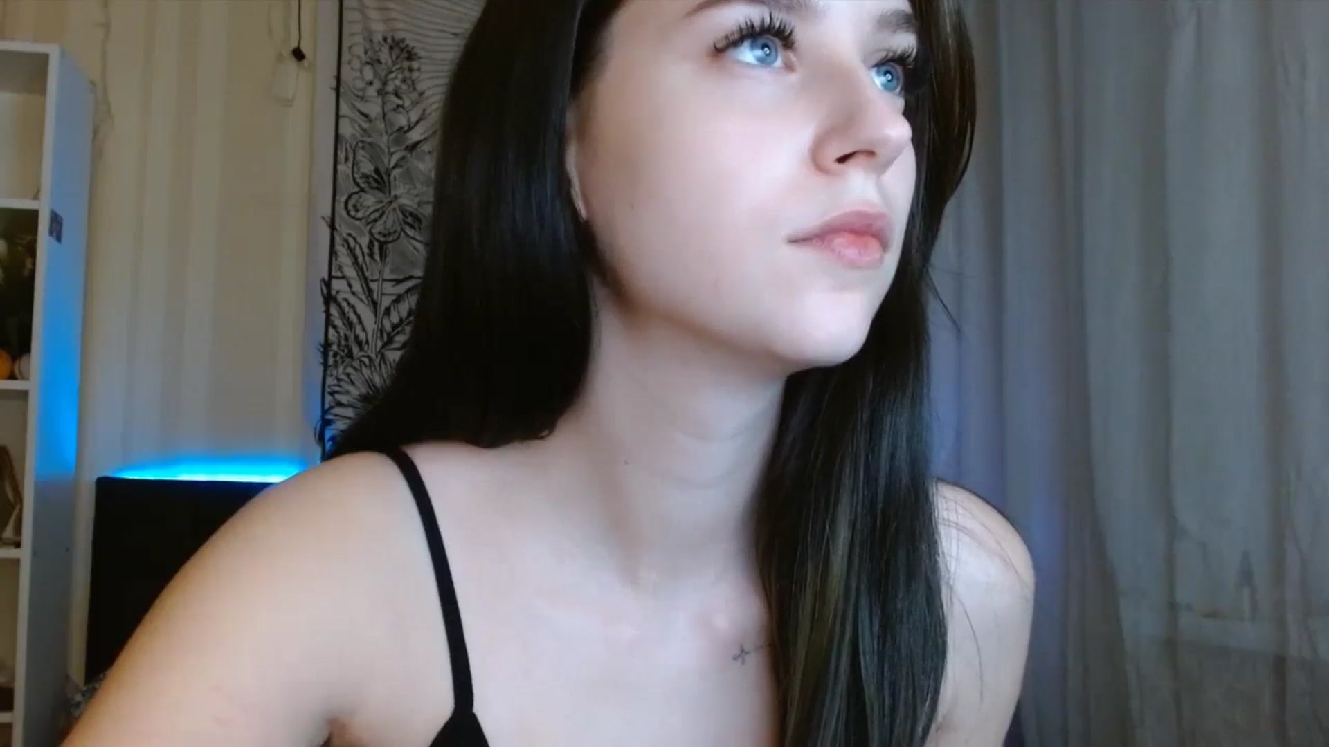 Gallery image thumbnail from ElsieF_'s myfreecams stream on, 01/05/2024, 19:48 image 8 of 20
