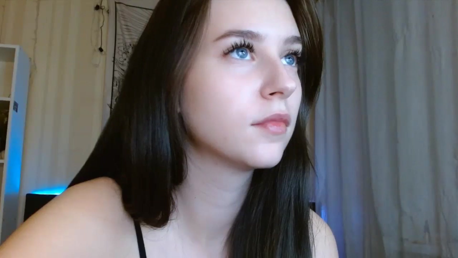 Gallery image thumbnail from ElsieF_'s myfreecams stream on, 01/05/2024, 19:48 image 11 of 20