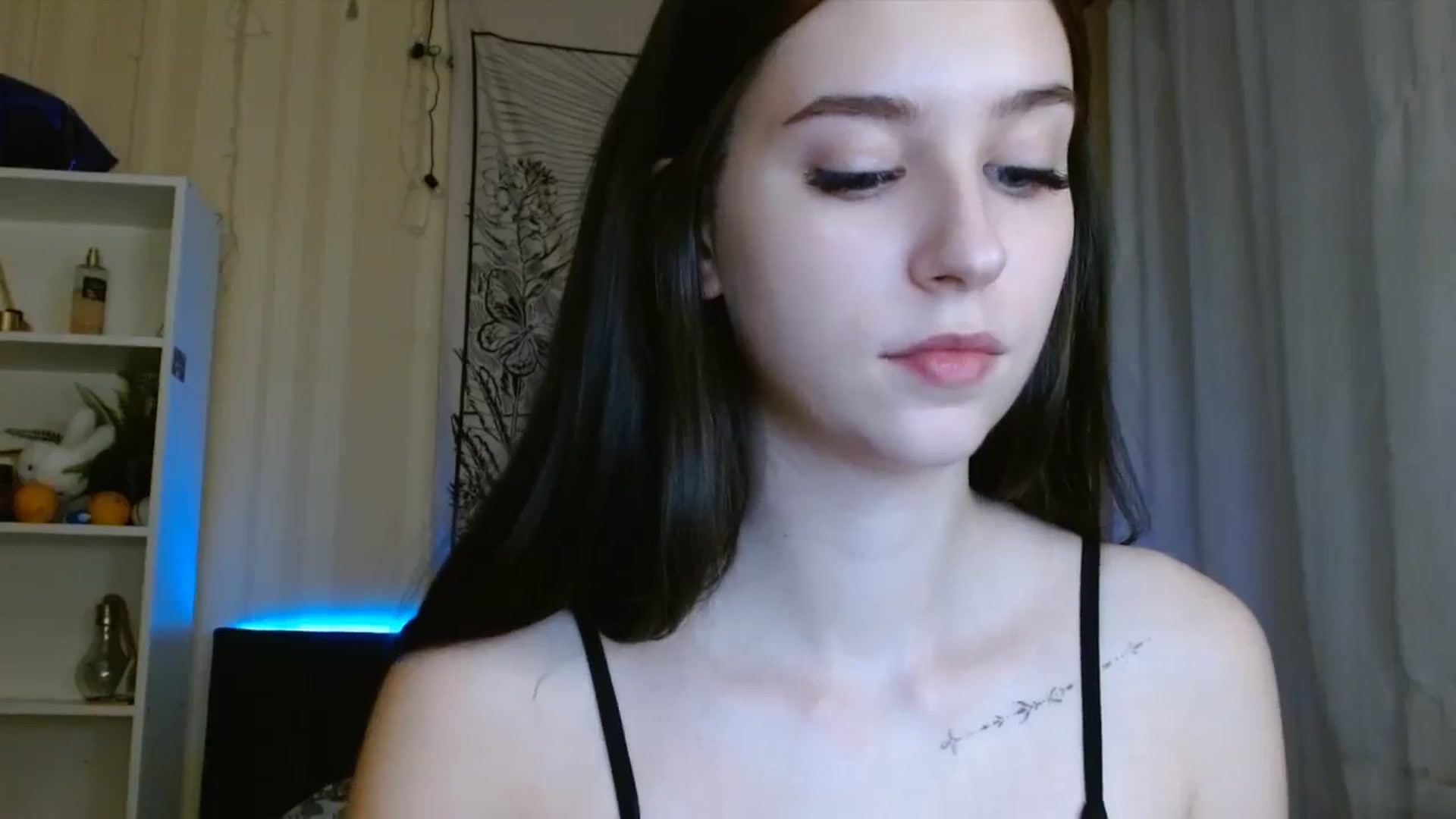 Gallery image thumbnail from ElsieF_'s myfreecams stream on, 01/05/2024, 20:34 image 2 of 20