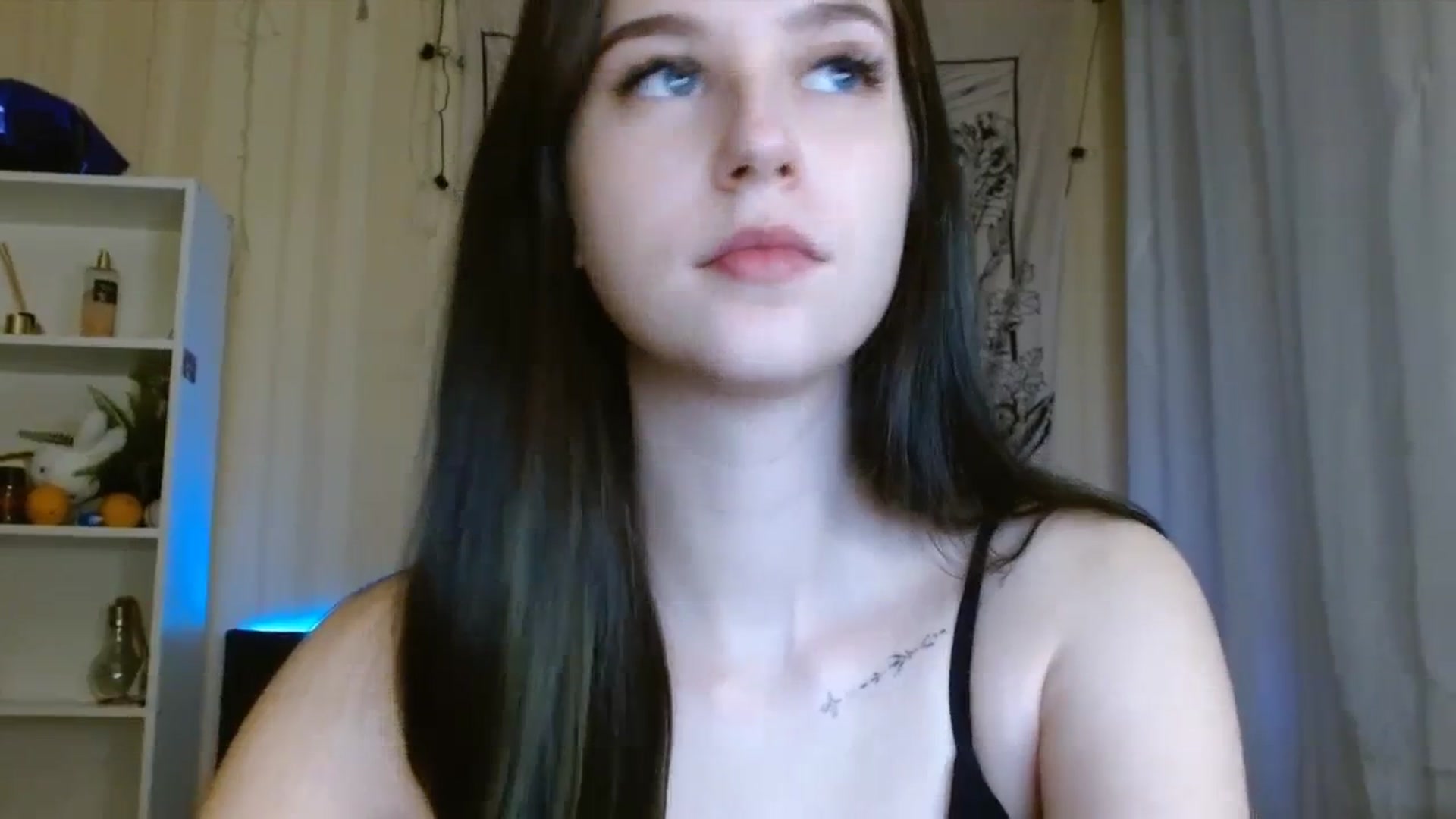 Gallery image thumbnail from ElsieF_'s myfreecams stream on, 01/05/2024, 20:34 image 8 of 20
