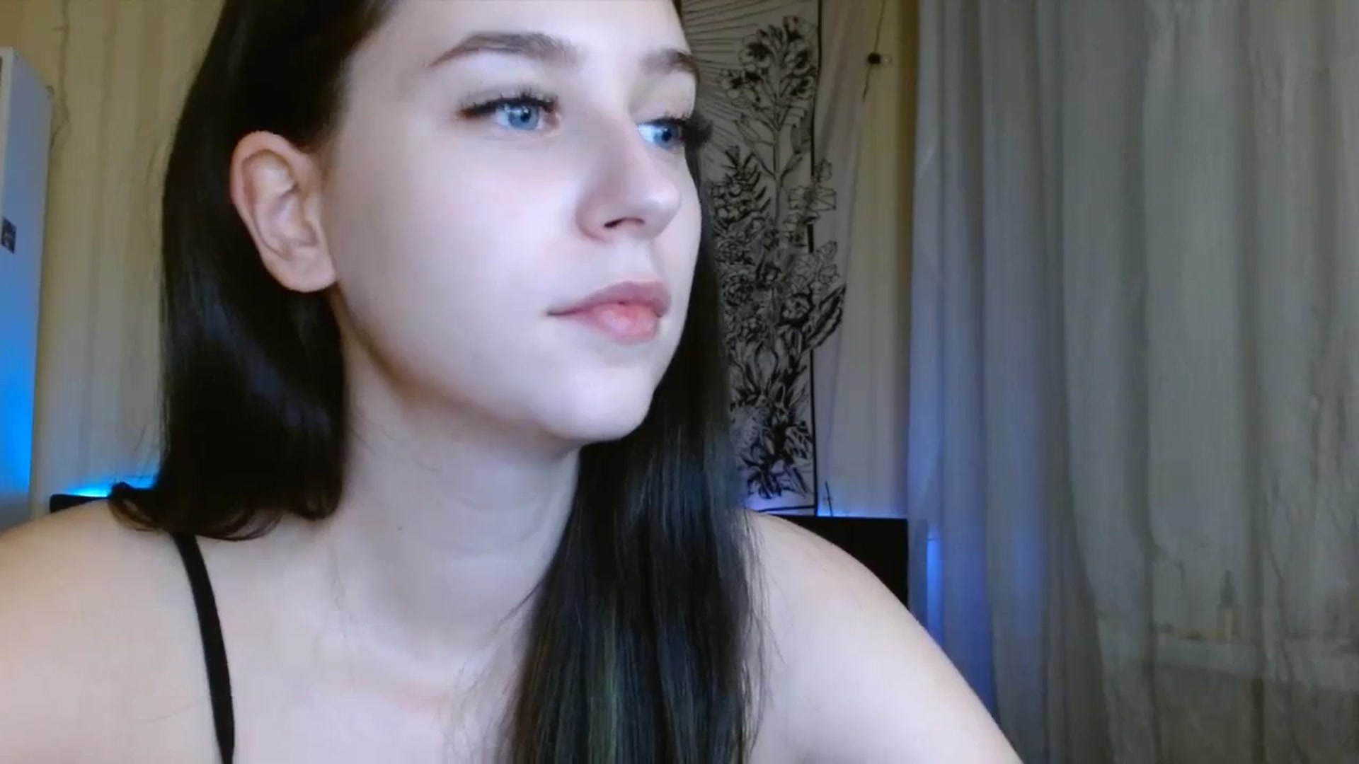 Gallery image thumbnail from ElsieF_'s myfreecams stream on, 01/05/2024, 20:34 image 19 of 20