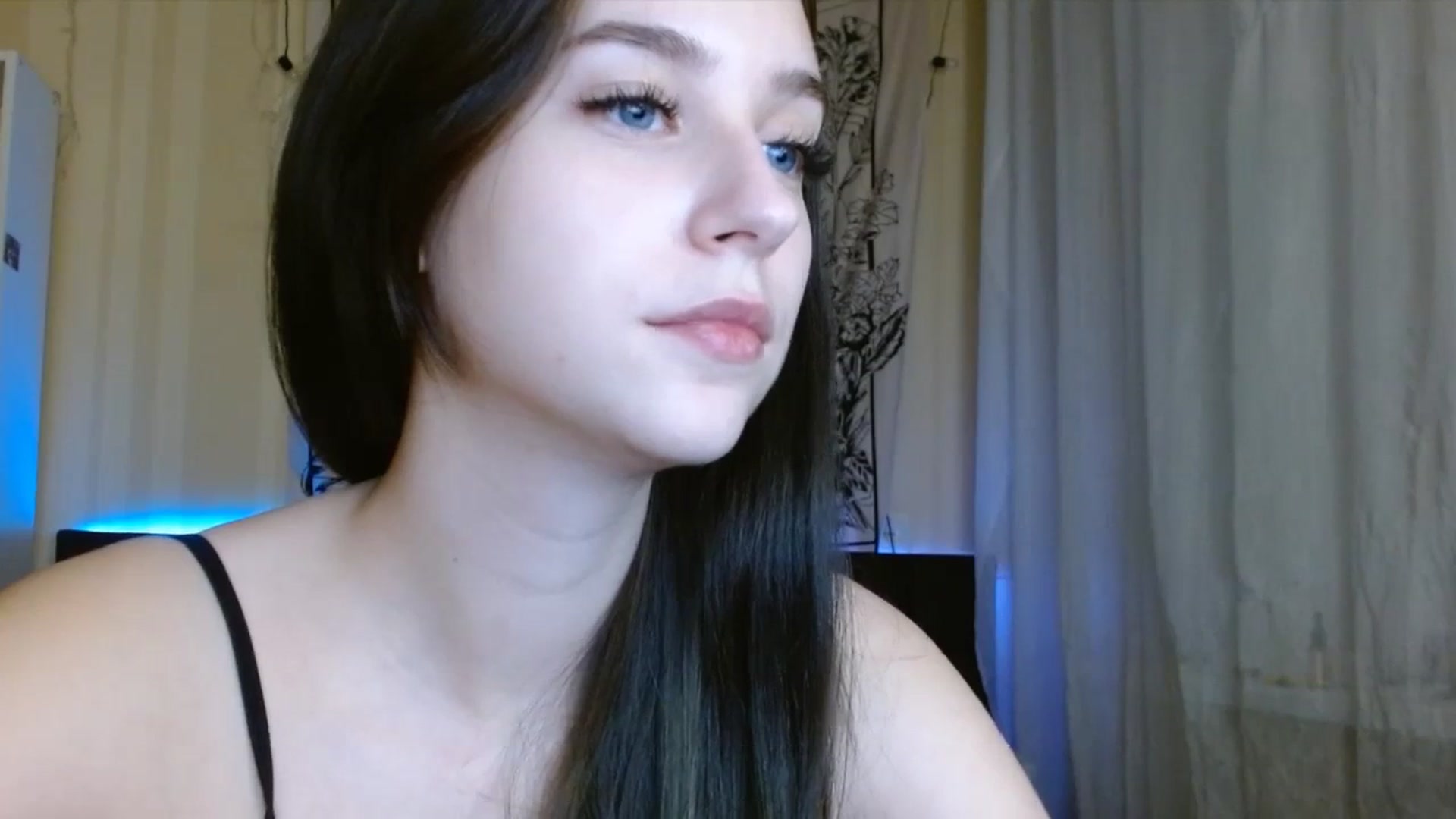 Gallery image thumbnail from ElsieF_'s myfreecams stream on, 01/05/2024, 20:34 image 16 of 20