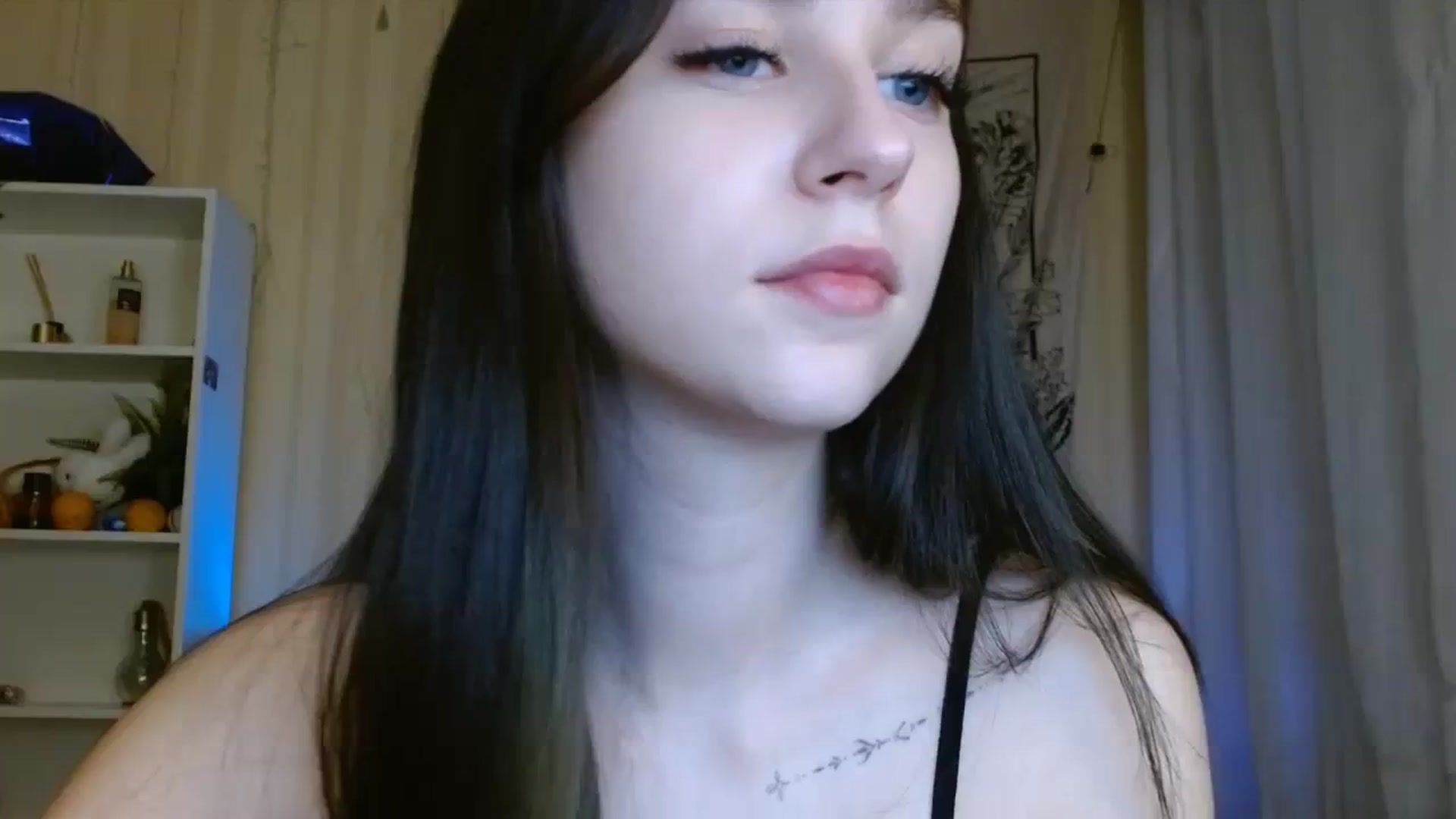 Gallery image thumbnail from ElsieF_'s myfreecams stream on, 01/05/2024, 20:34 image 9 of 20