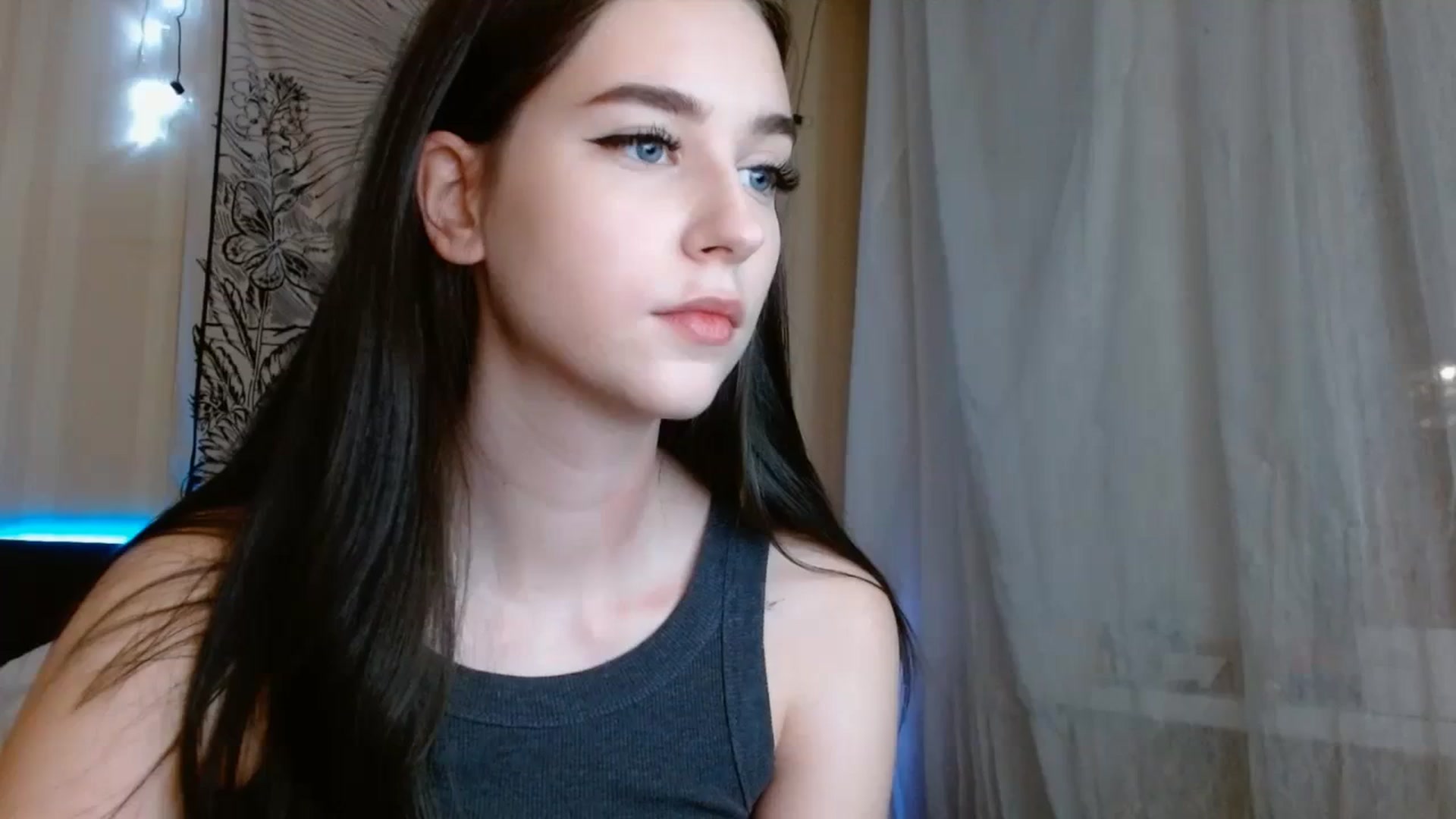 Gallery image thumbnail from ElsieF_'s myfreecams stream on, 01/07/2024, 17:36 image 1 of 20