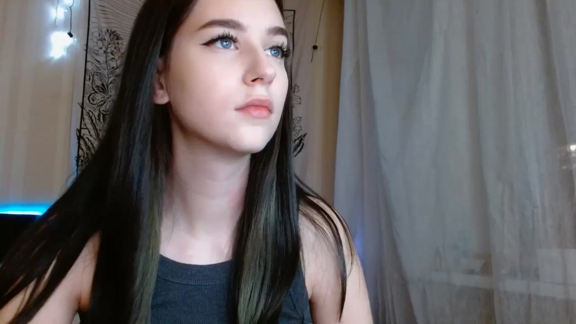Gallery image thumbnail from ElsieF_'s myfreecams stream on, 01/07/2024, 17:36 image 4 of 20
