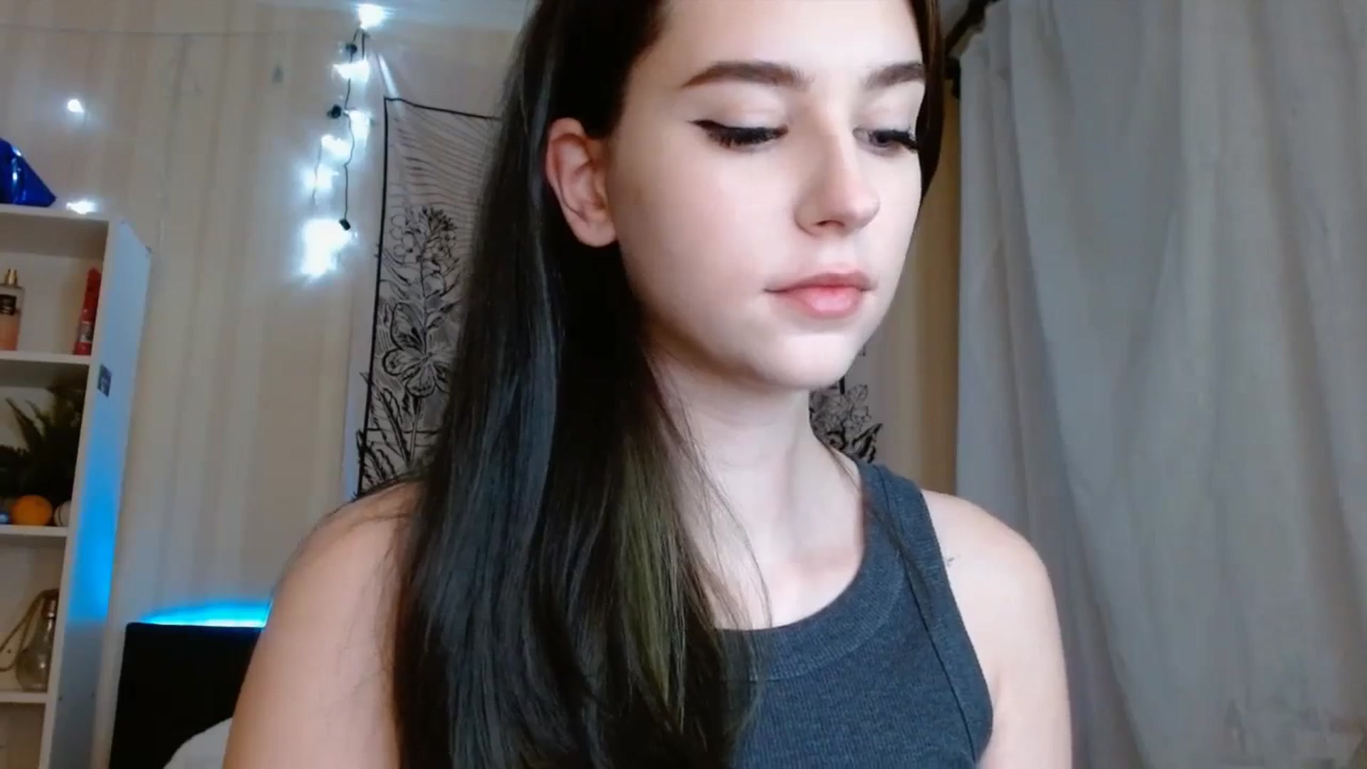 Gallery image thumbnail from ElsieF_'s myfreecams stream on, 01/07/2024, 17:36 image 18 of 20