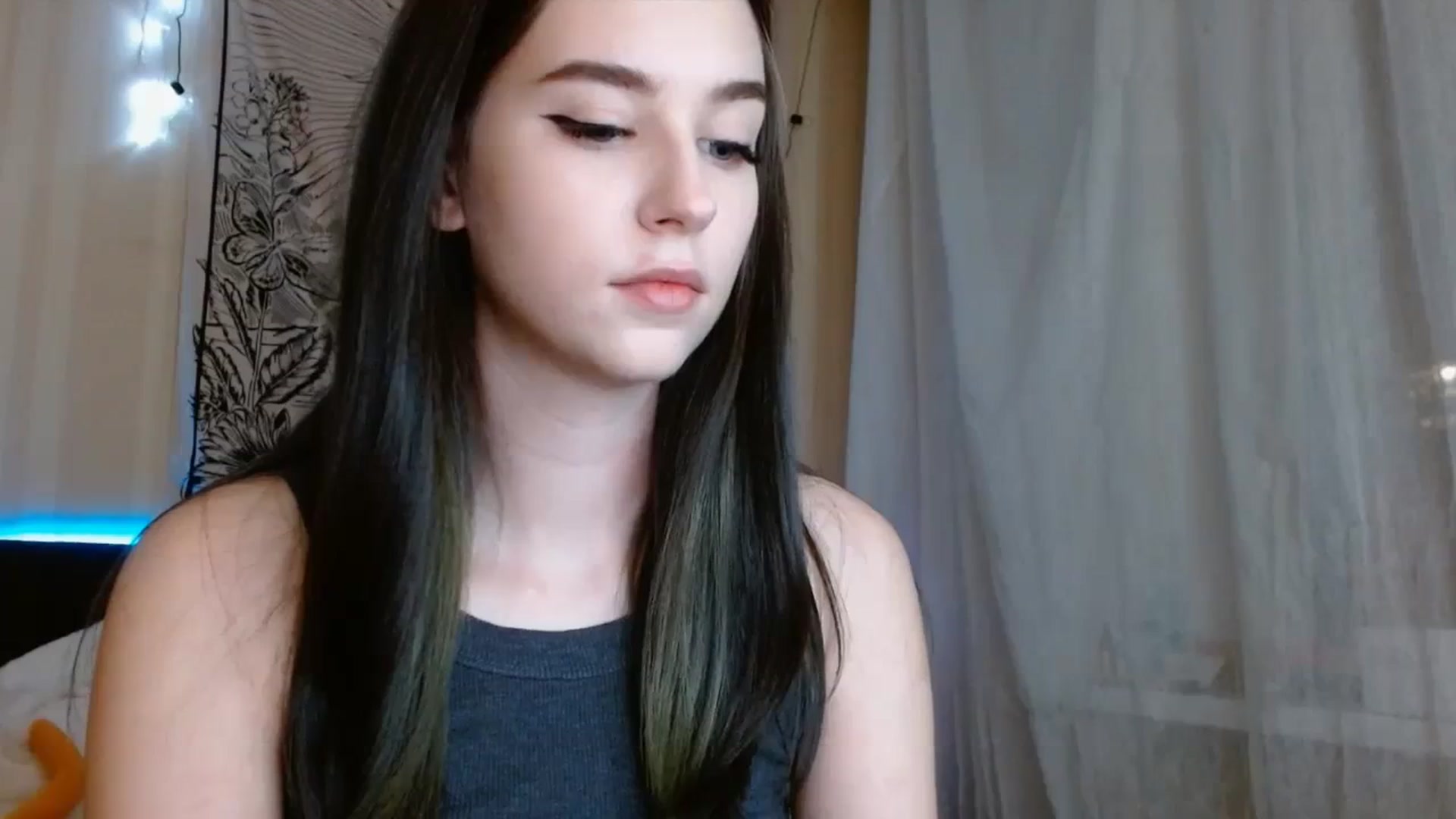 Gallery image thumbnail from ElsieF_'s myfreecams stream on, 01/07/2024, 17:36 image 5 of 20