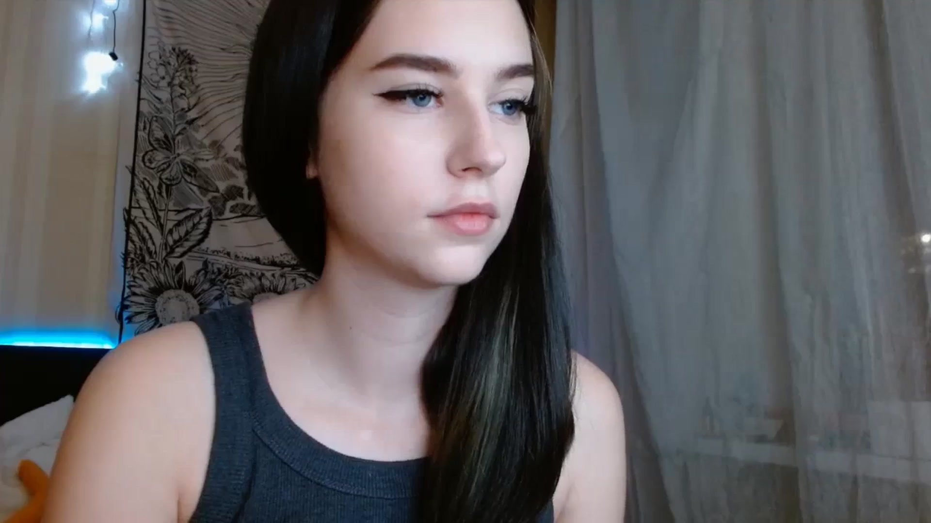 Gallery image thumbnail from ElsieF_'s myfreecams stream on, 01/07/2024, 17:36 image 15 of 20