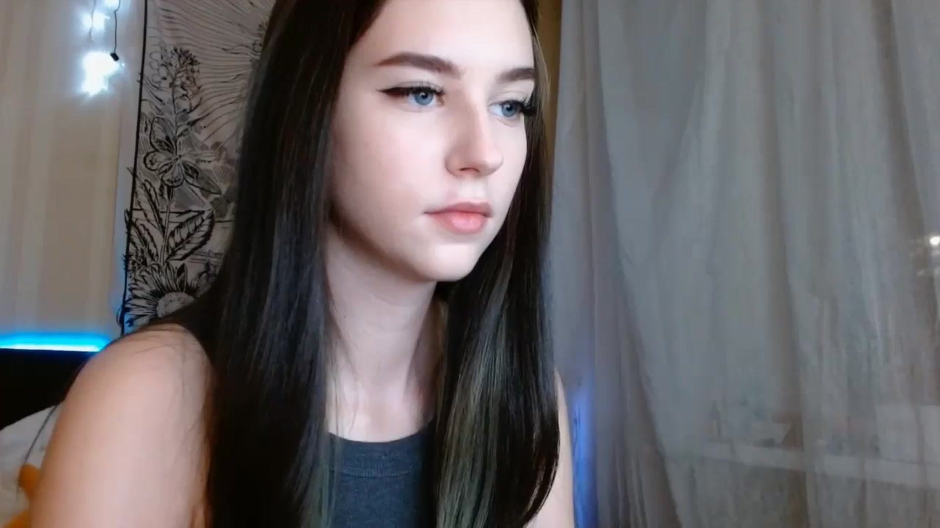 Gallery image thumbnail from ElsieF_'s myfreecams stream on, 01/07/2024, 17:36 image 9 of 20